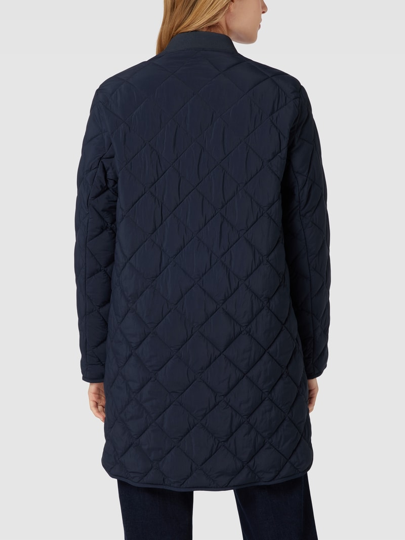 Steppjacke mit Label-Patch in marineblau
