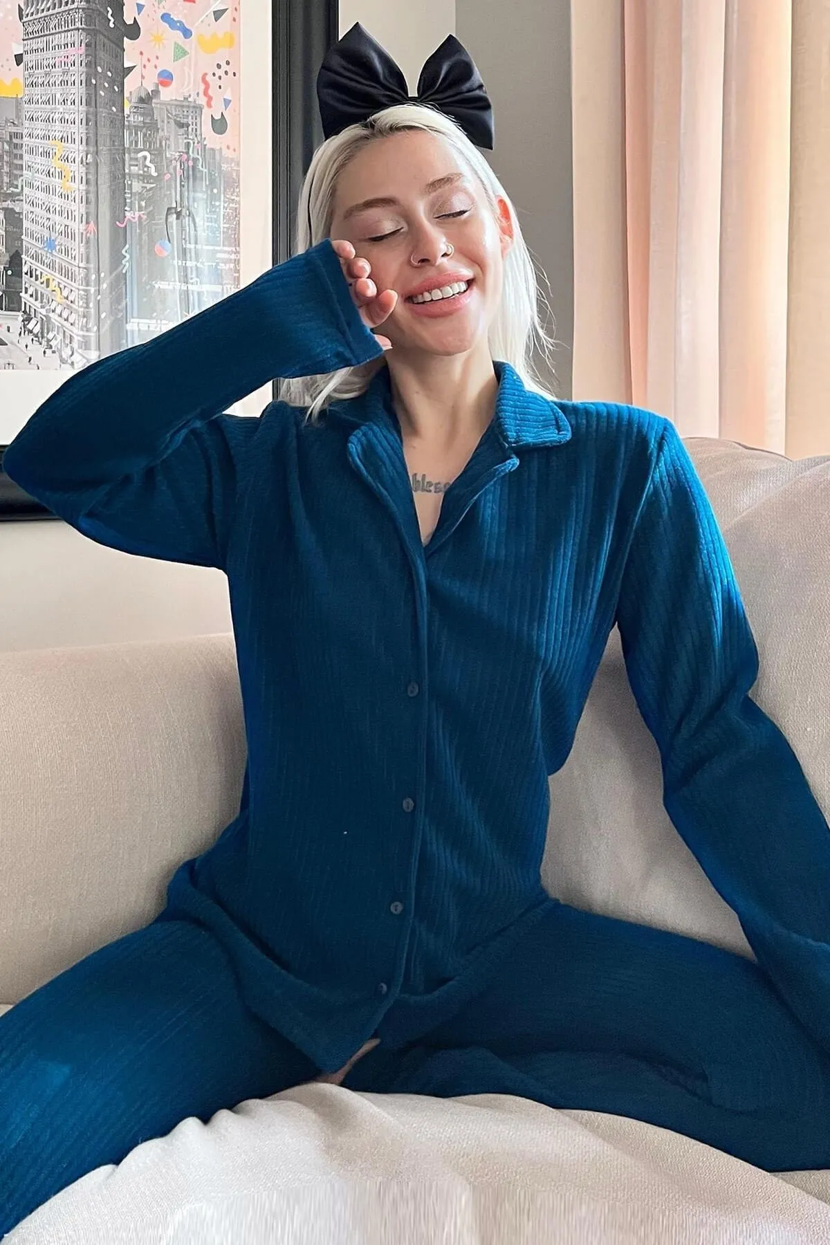 Pijamaevi  Petrolgrünes, einfarbiges Pyjama-Set aus Plüsch-Fleece mit Knöpfen vorne