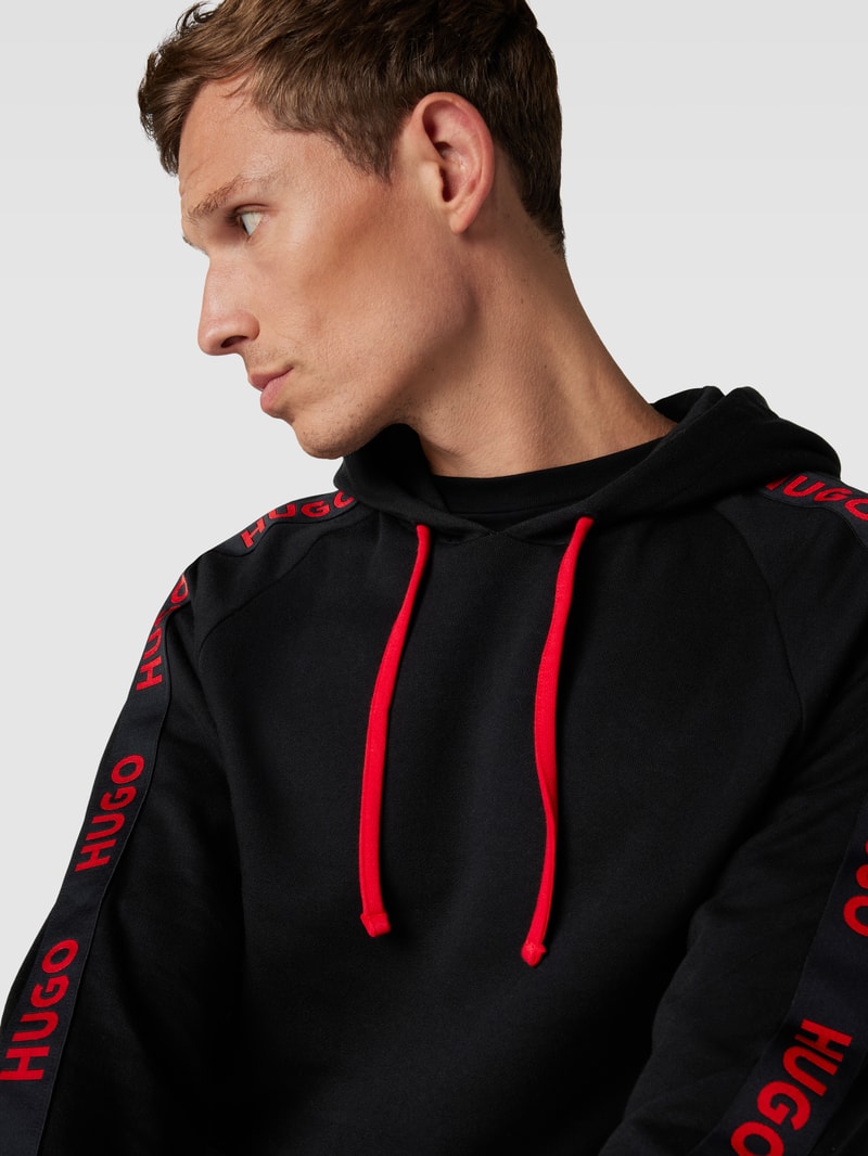 Hoodie mit Logo-Streifen in schwarz