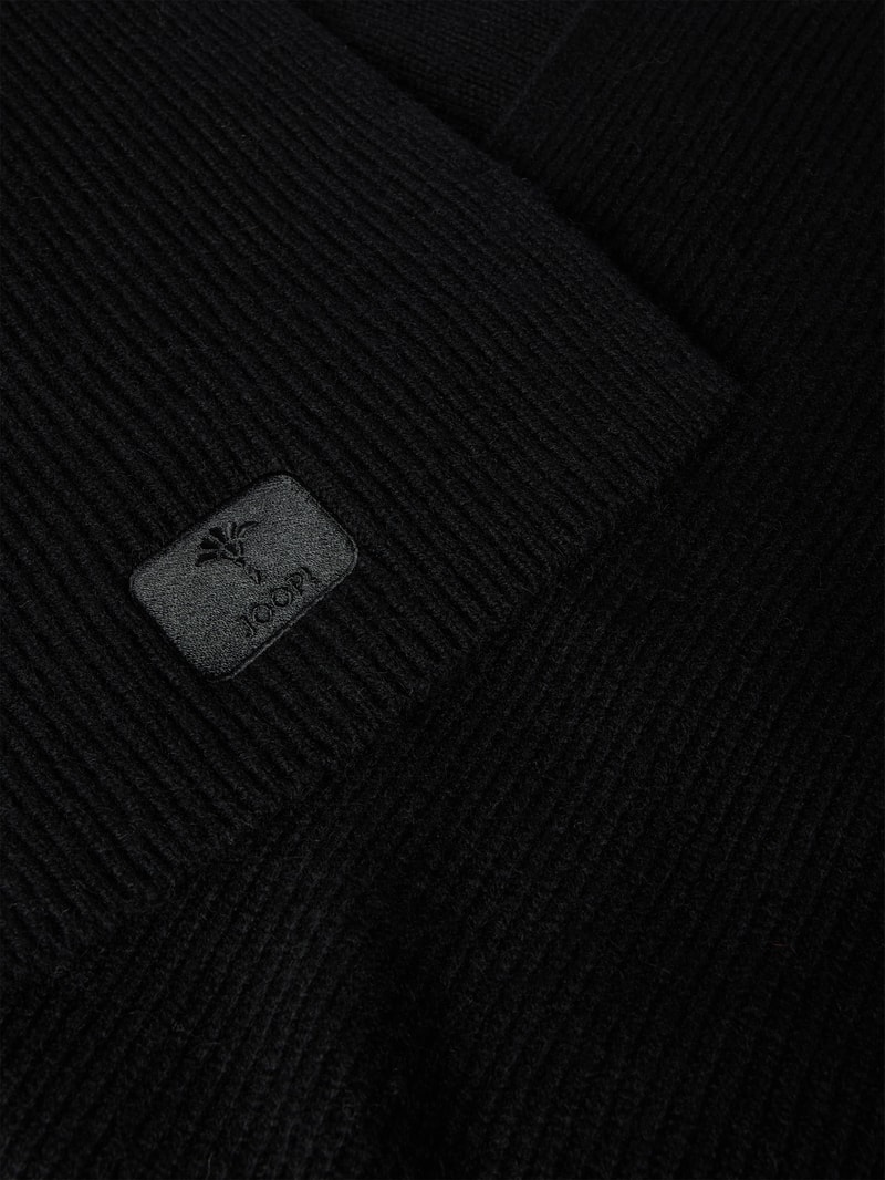 Schal mit Label-Patch in schwarz