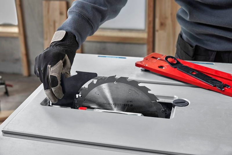 Scie de table Bosch Blue 0601B44100 GTS 18V-70