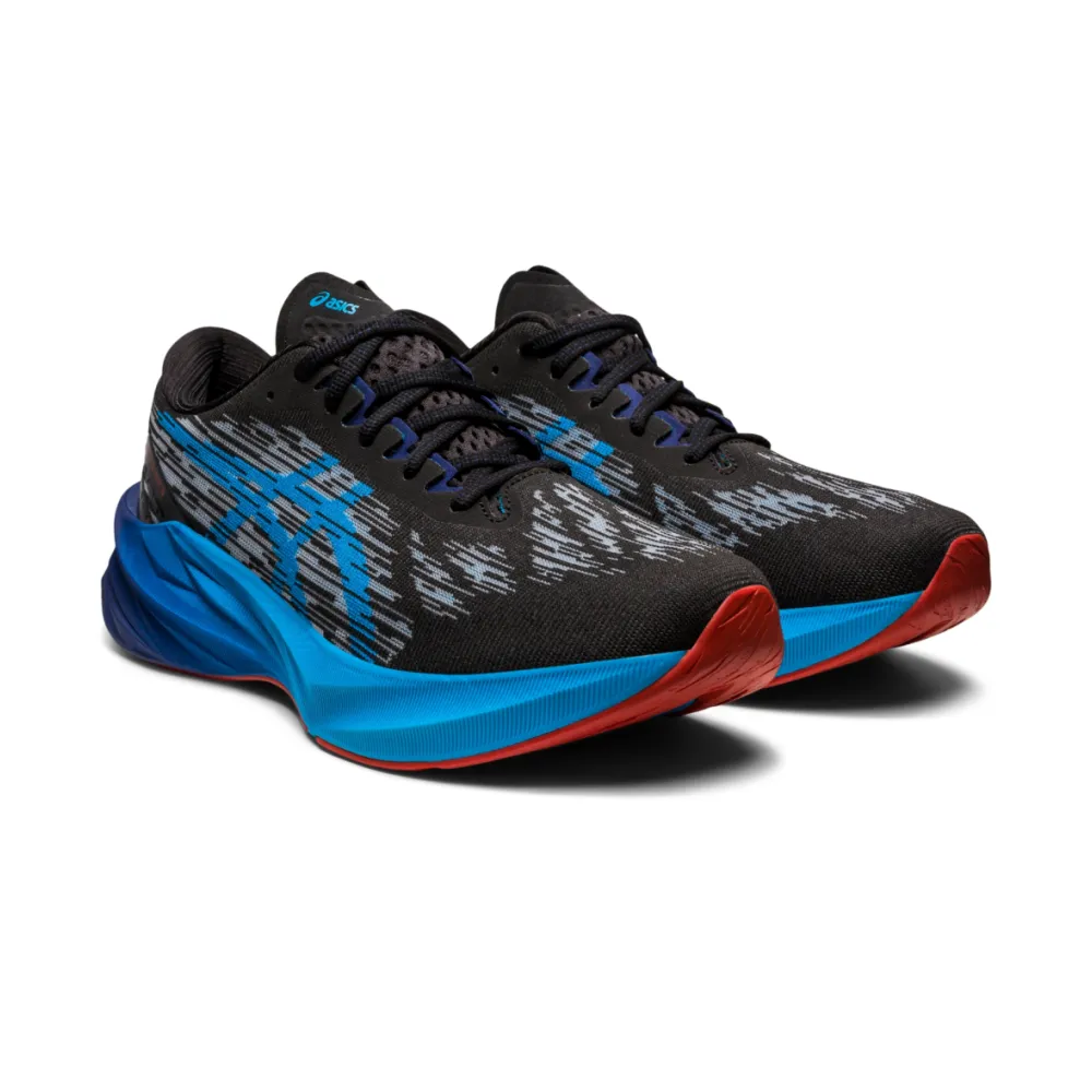 Asics Novablast 3 1011B458-004 / schwarz