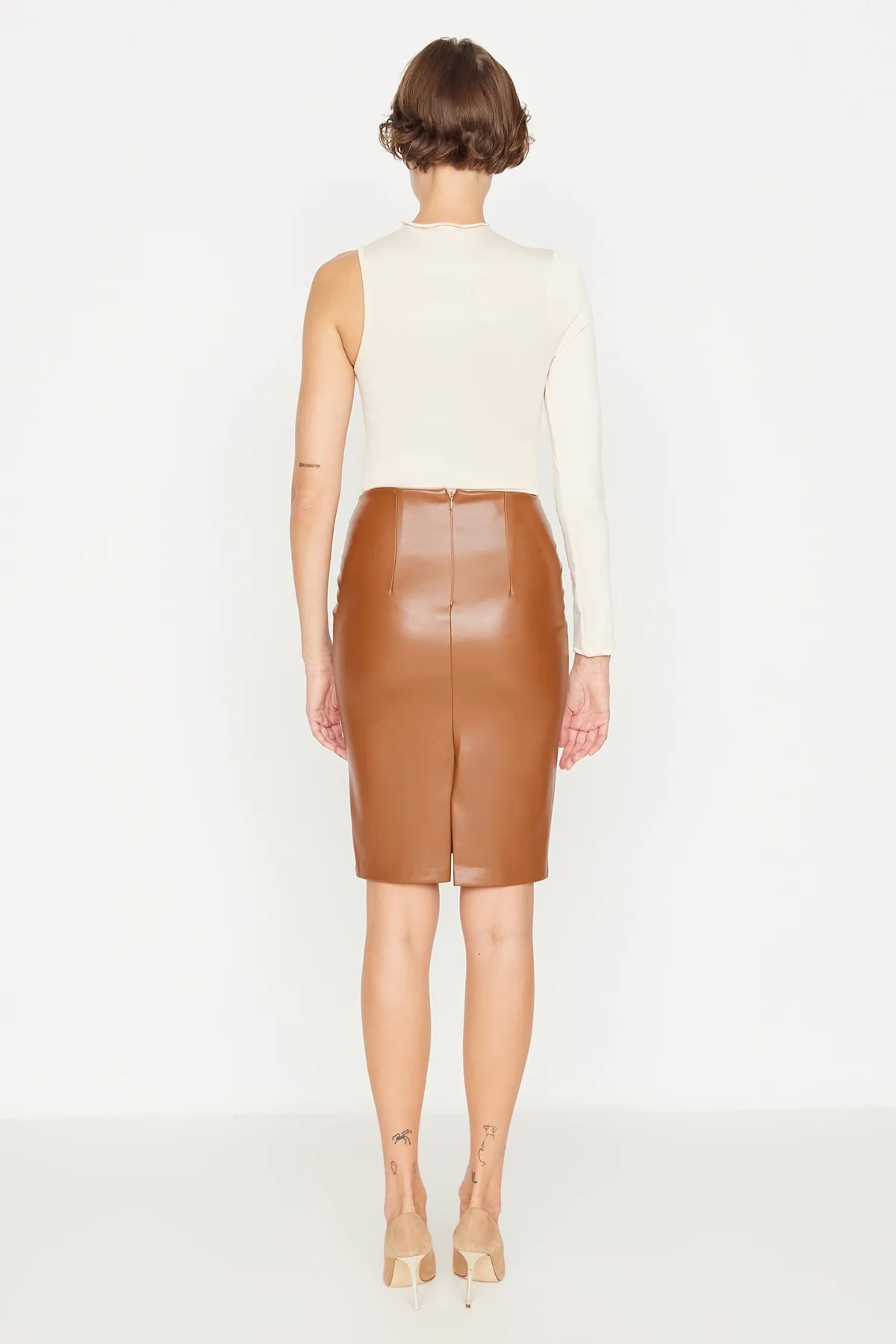 Trendyol Collection  Brauner, taillierter Bleistiftrock aus Kunstleder mit hoher Taille TWOAW23ET00181