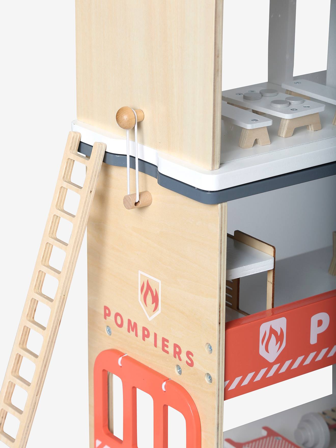 Centre de secours poste de police + poste de pompiers en bois FSC® blanc