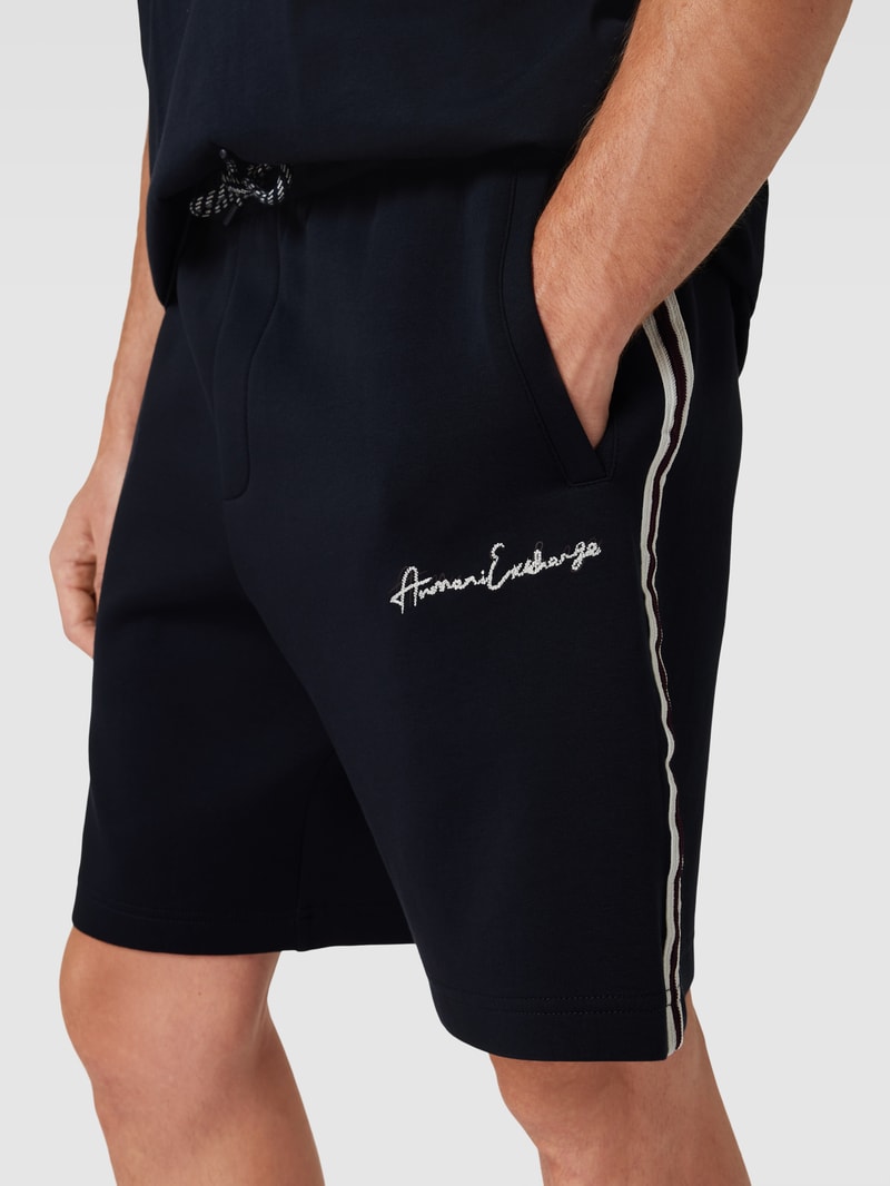 Shorts mit elastischem Bund in dunkelblau