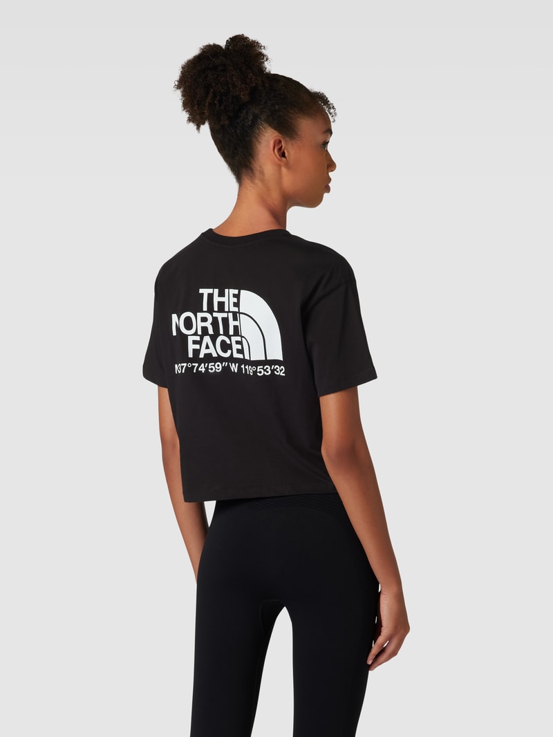 Cropped T-Shirt mit überschnittenen Schultern in schwarz