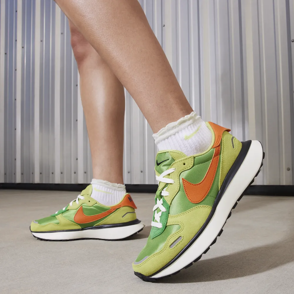 Nike Phoenix Waffle FD2196-300 / grün