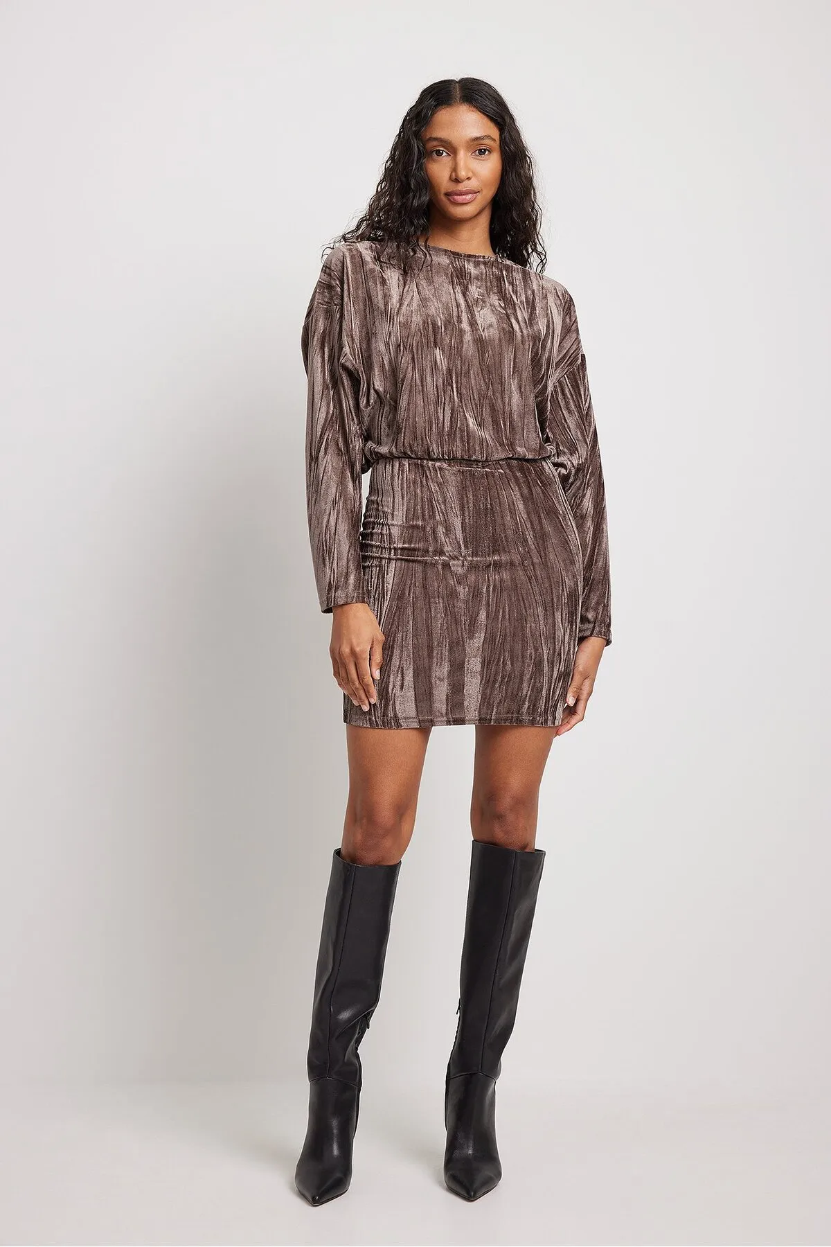 NA-KD  Lockeres Minikleid aus Samt