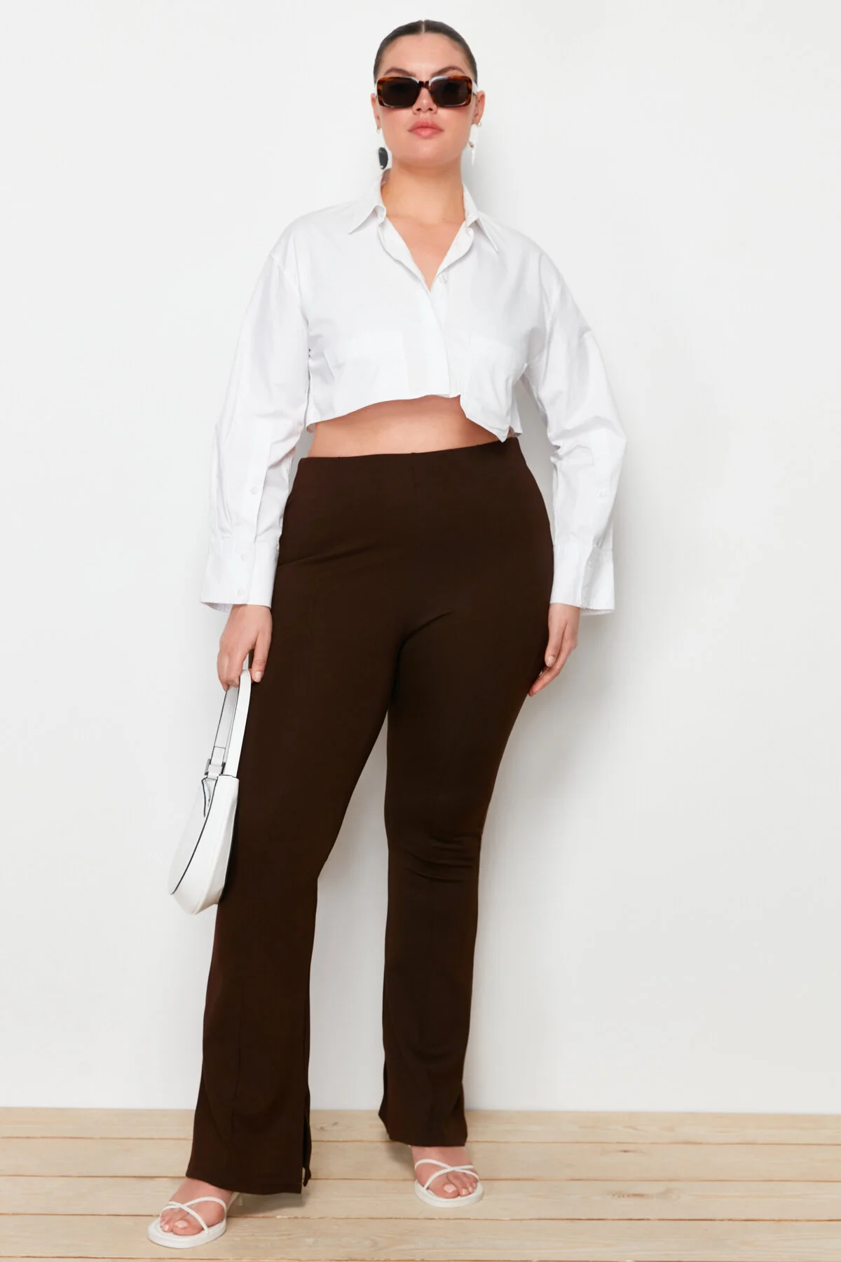 Trendyol Curve  Braune spanische Strickhose mit Schlitz TBBAW23AR00002