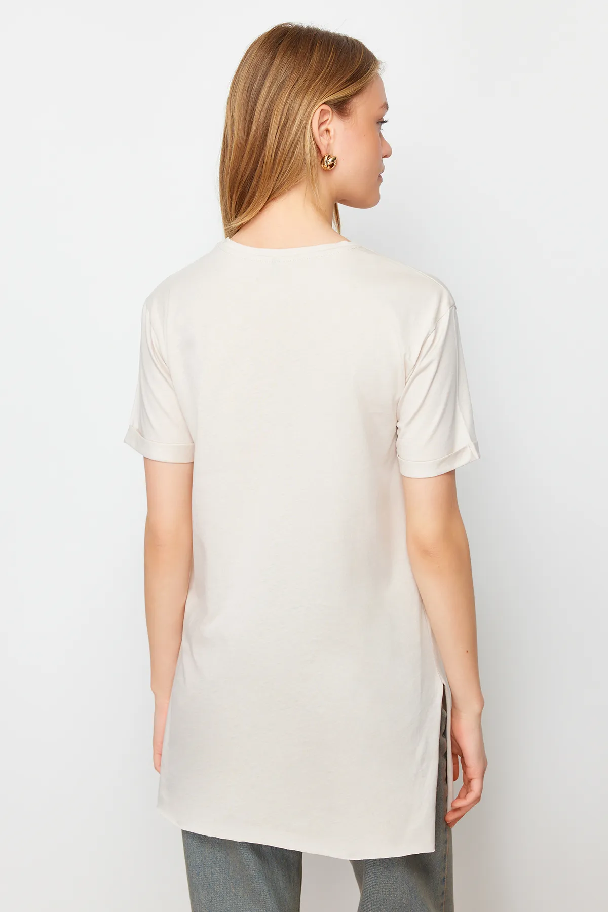 Trendyol Modest  Braun-beige 2er-Pack geschlitzte, kurzärmlige Basic-Strick-T-Shirts mit Rundhalsausschnitt TCTSS21UK0009
