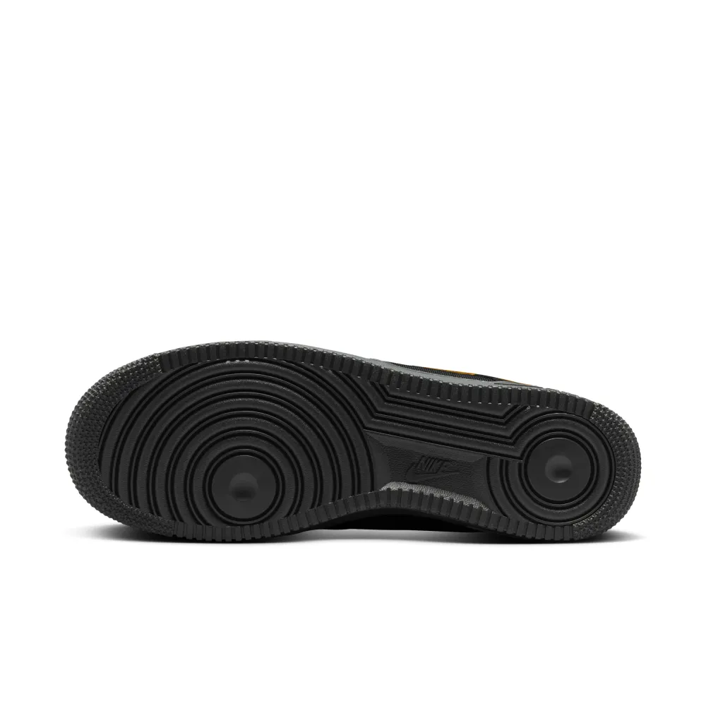 Nike Air Force 1 07 FZ4617-001 / schwarz