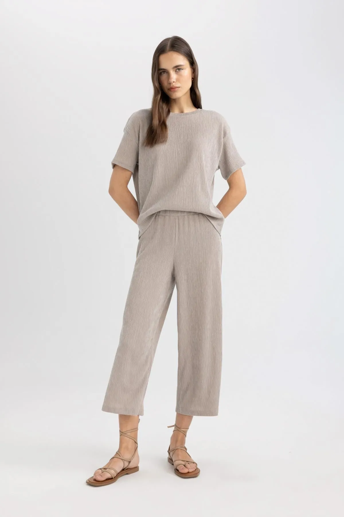 DeFacto  Weites Bein, normale Taille, gerades Bein, Midi-Wickelhose C4329AX24SP