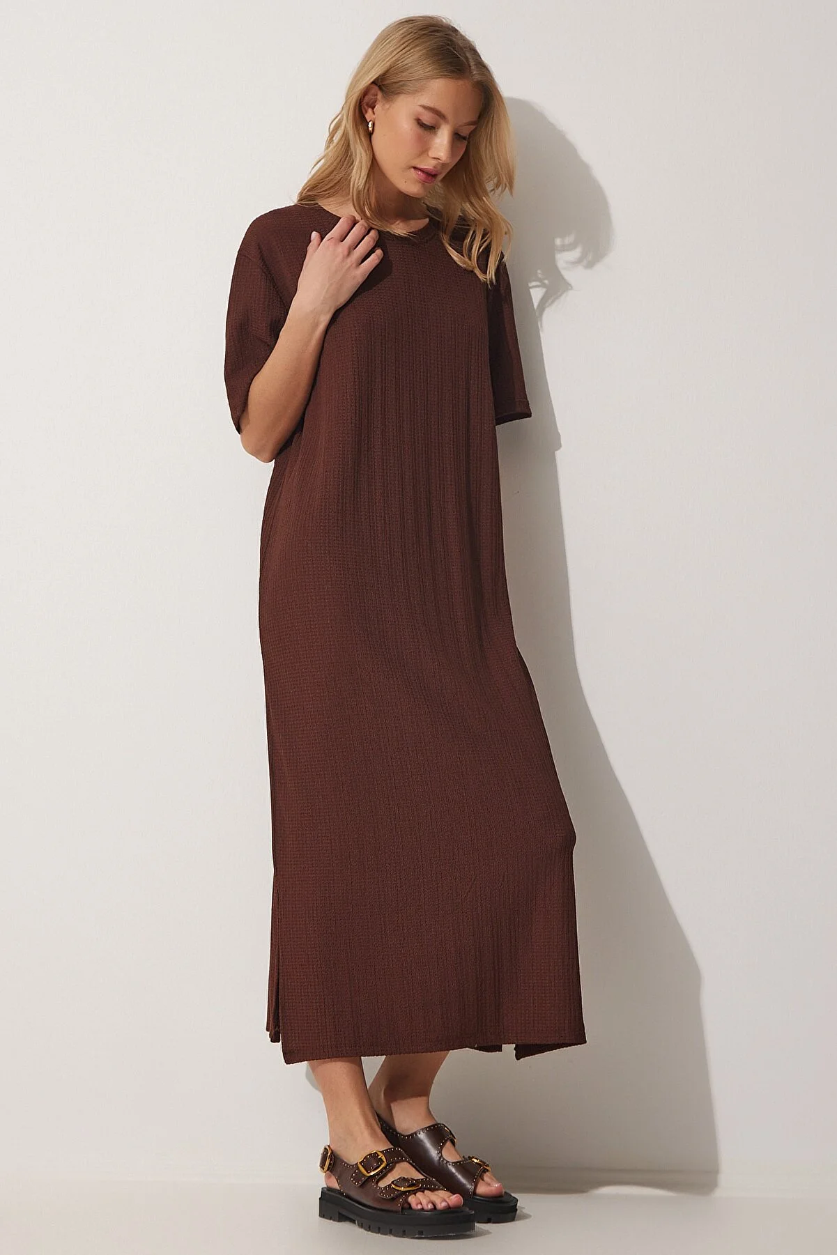 Happiness İstanbul  Braunes, lockeres, langes, tägliches Sommer-Strickkleid für Damen DZ00076