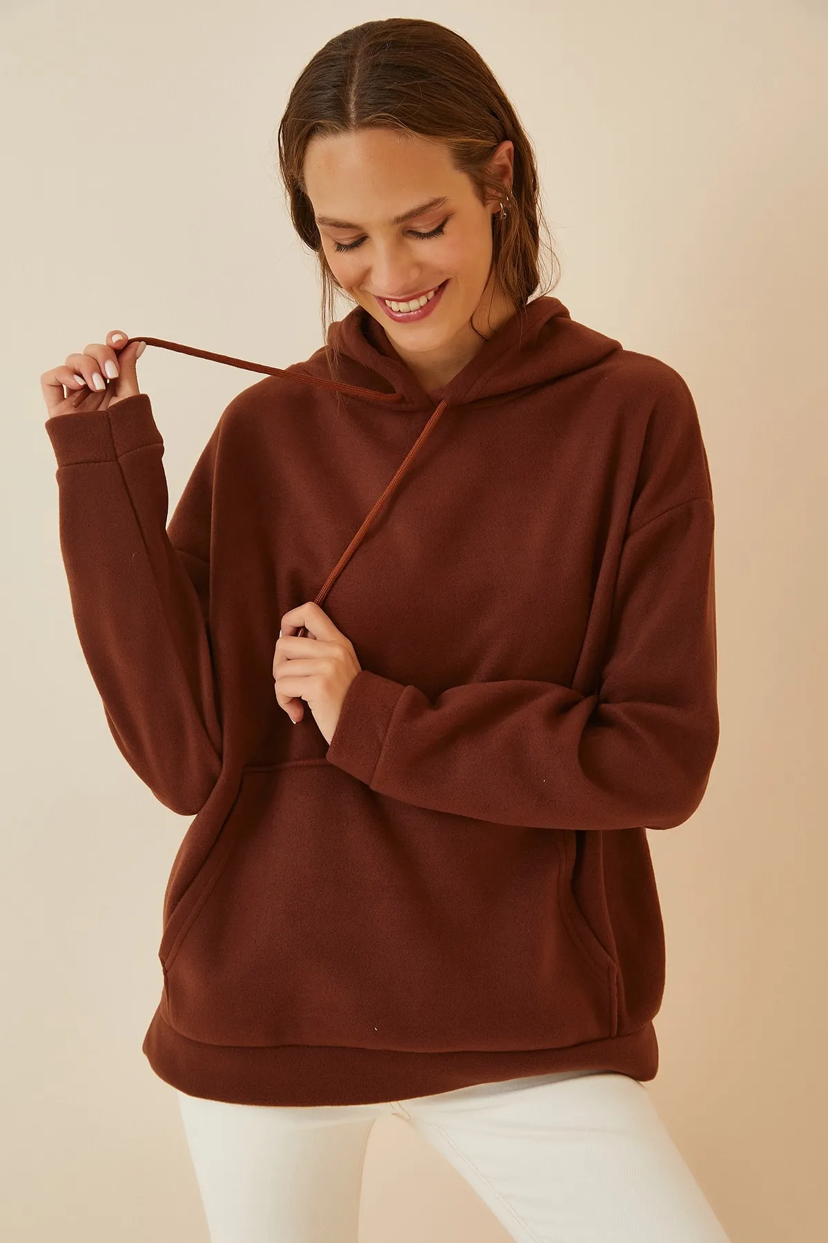 Happiness İstanbul  Hellbraunes Winter-Fleece-Sweatshirt mit Kapuze für Damen ZV00047
