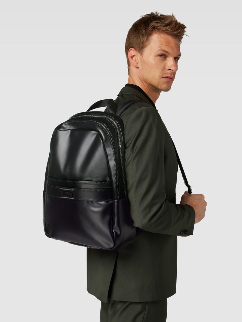 Rucksack mit Label-Applikation Modell 'FORTE' in schwarz