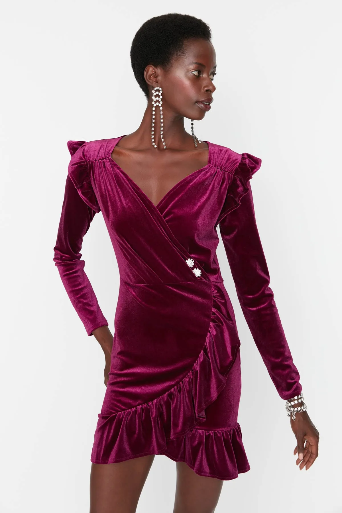 Trendyol Collection  Elegantes Abendkleid mit Pflaumenstein-Accessoires TPRAW23EL00186