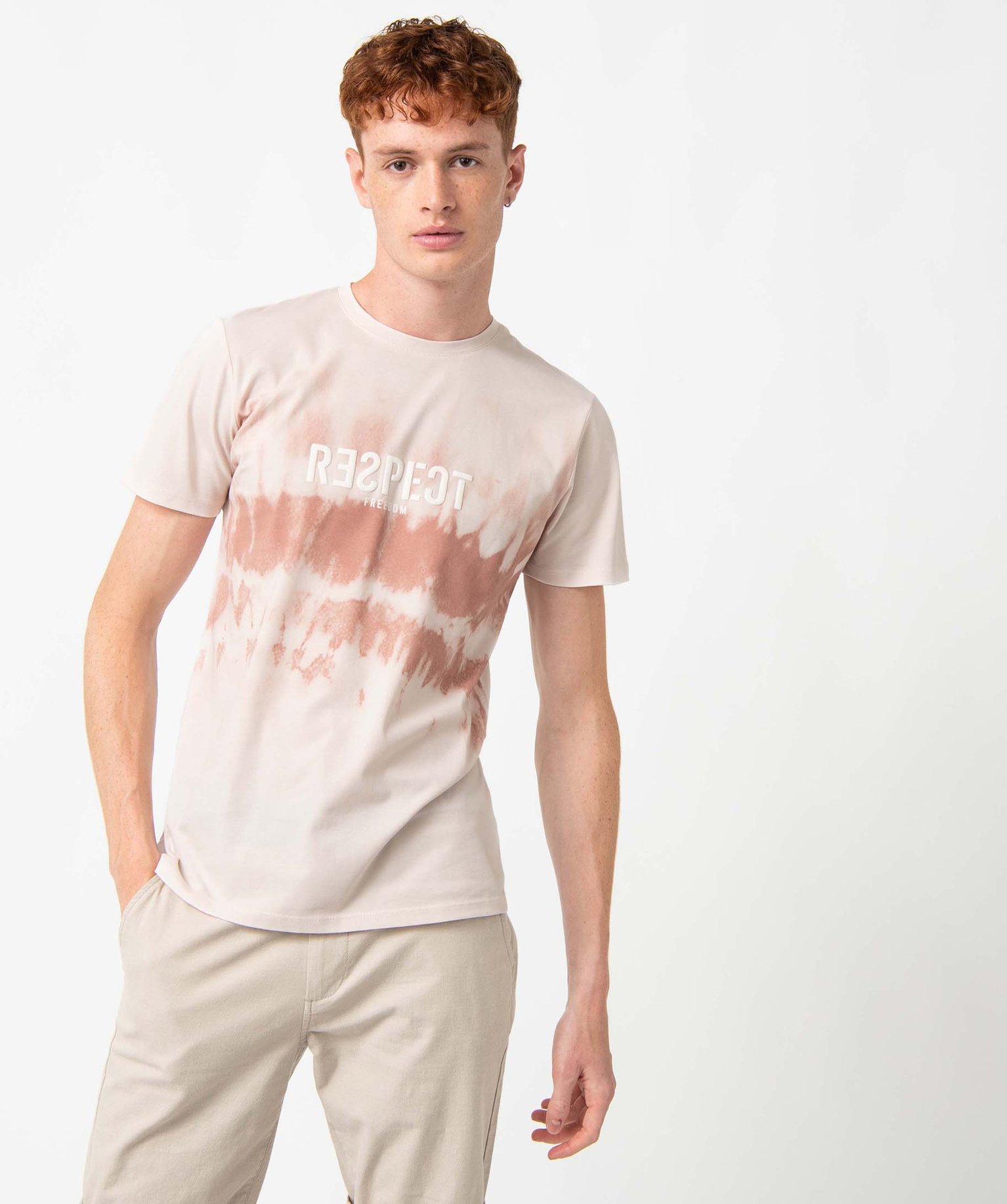 Tee-shirt homme coloris tie and dye avec inscription en relief rose | GEMO
