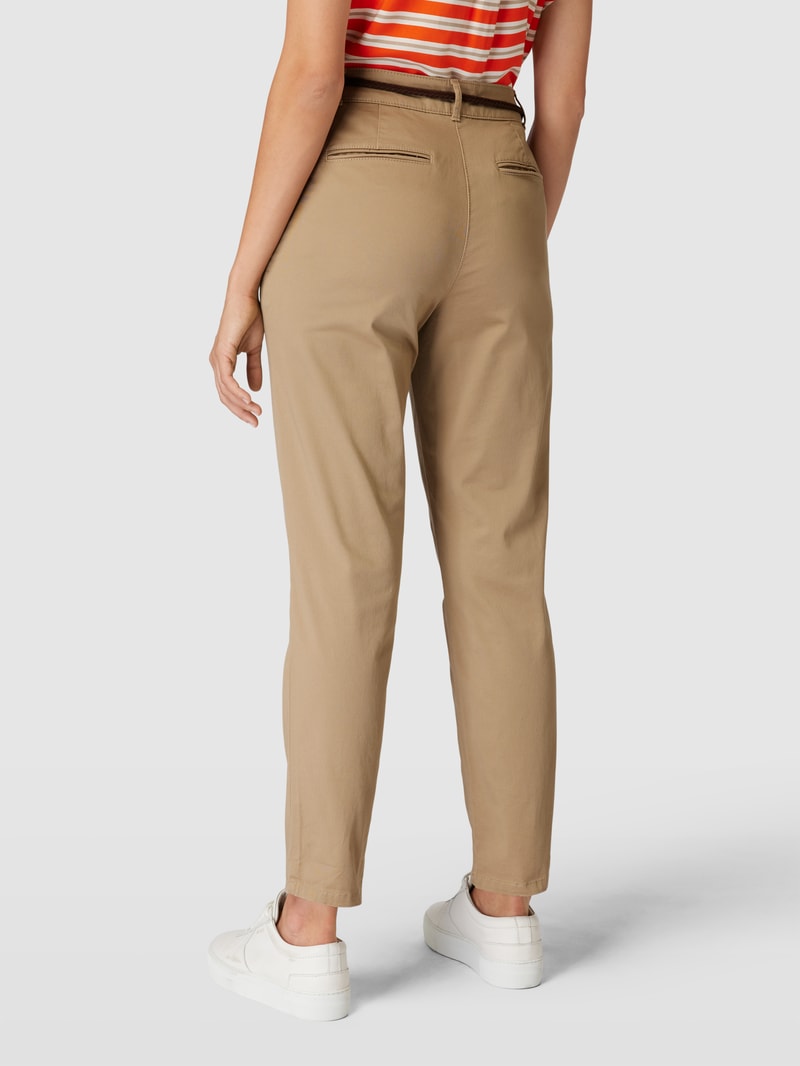 Chino mit Gürtel in beige