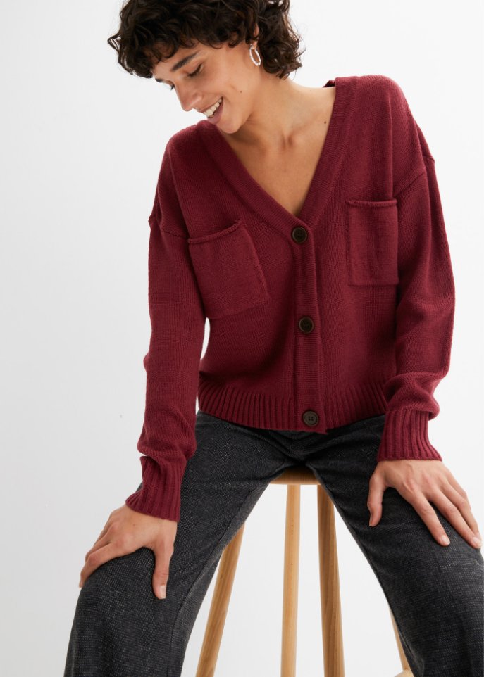 Verkürzte Strickjacke mit großen Taschen