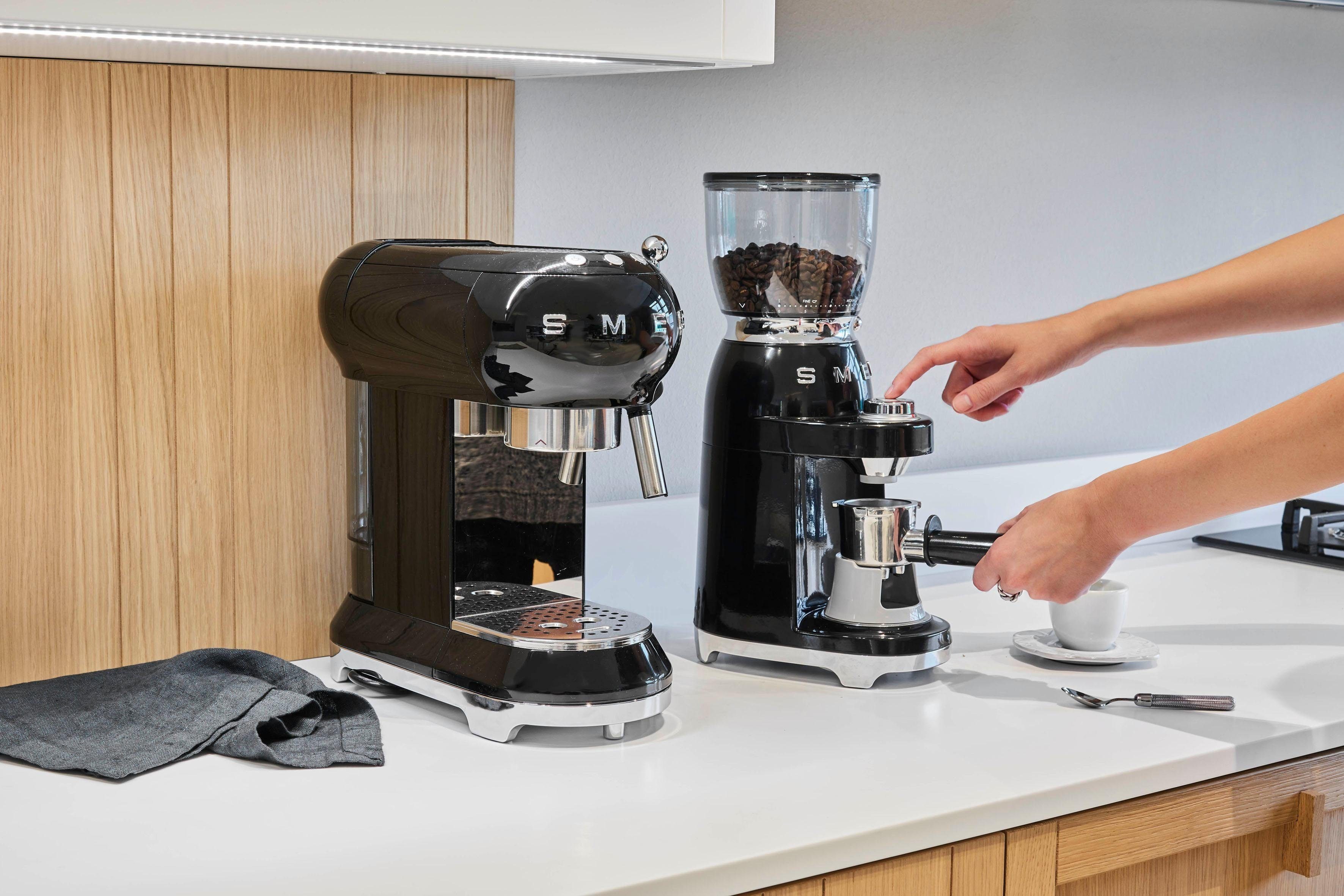 Smeg Kaffeemühle CGF01BLEU Schwarz, 150 W, Kegelmahlwerk, 350 g Bohnenbehälter