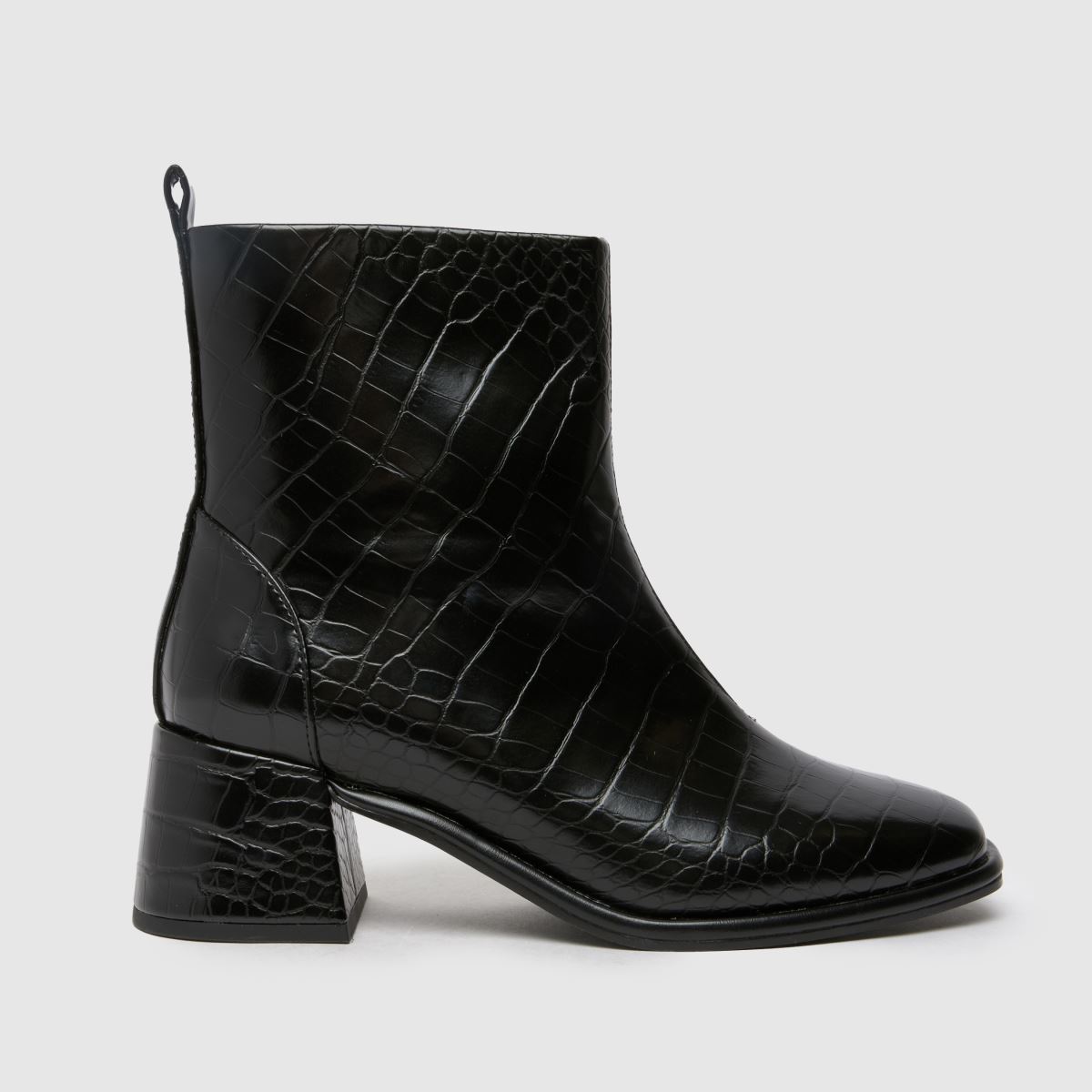 Schuh – Svarta stövlar med krokodilmönster och bred passform