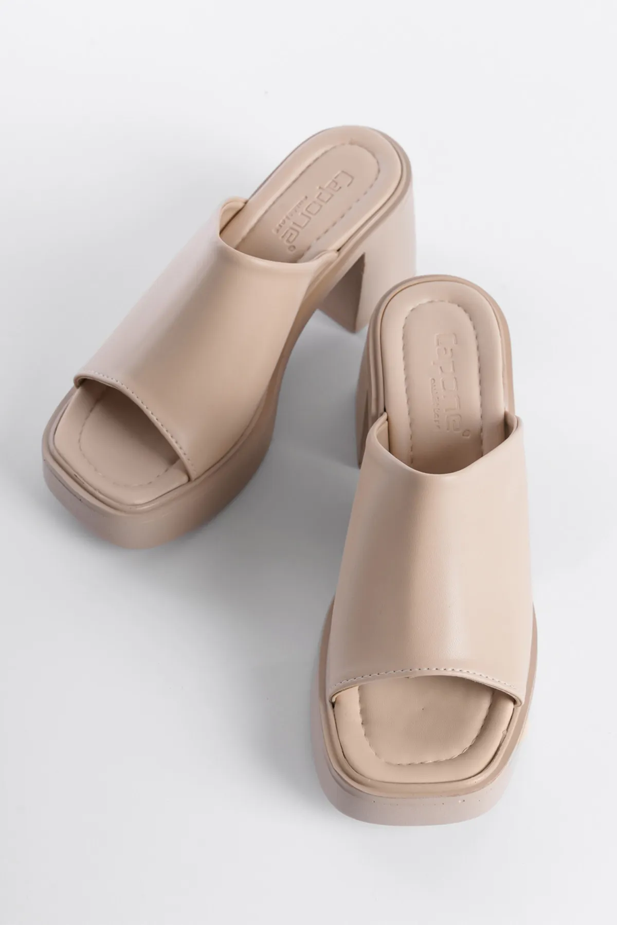 Capone Outfitters  Pantolette - Beige - Plateau Absatz