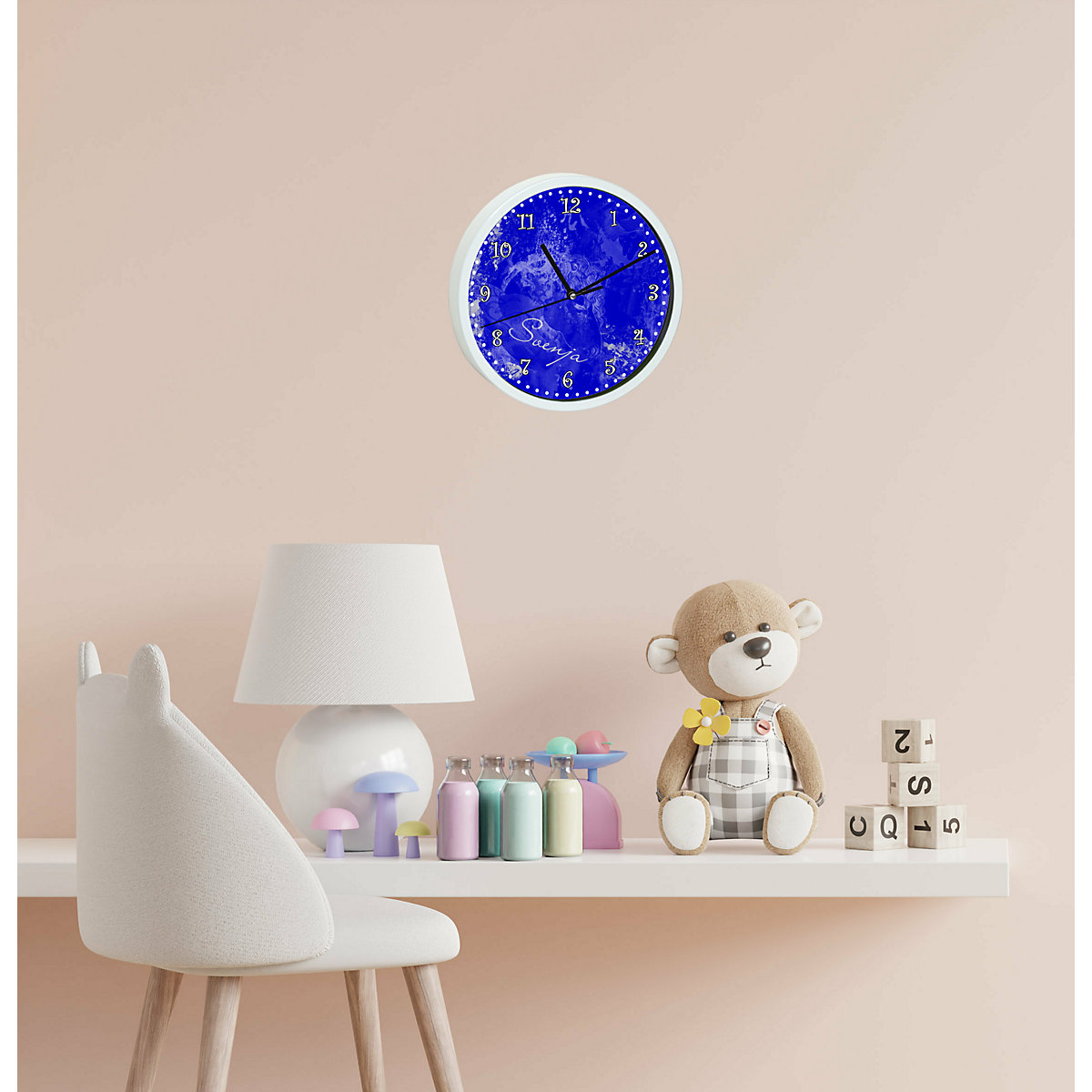 Kinder Wanduhr laufruhig personalisiert mit Name Traum Blau