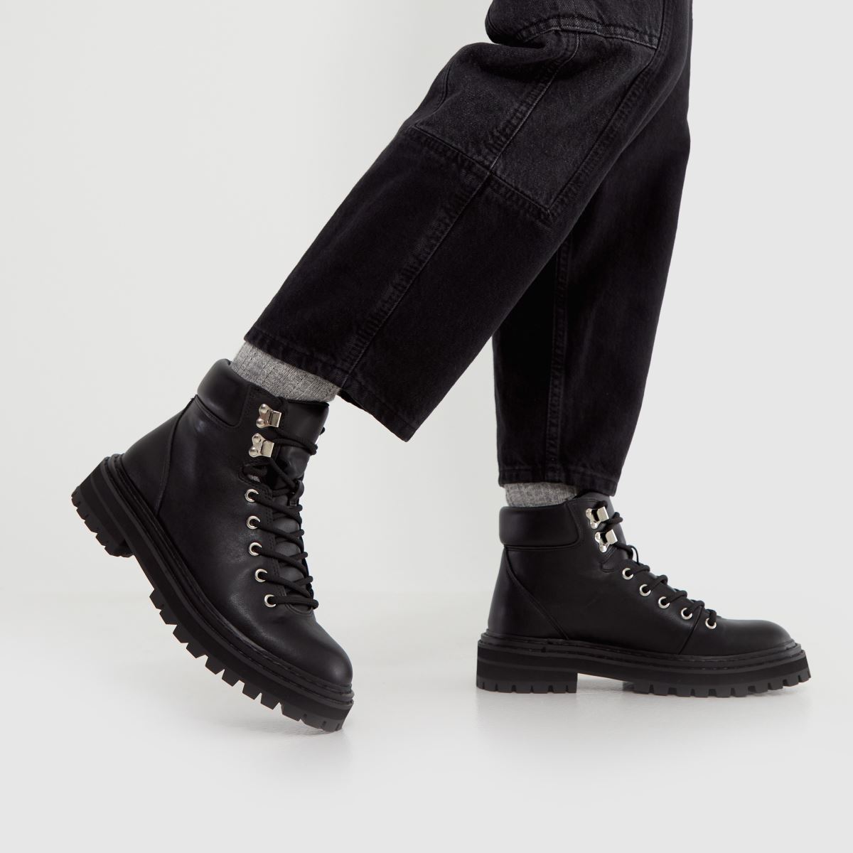 Schuh Alanah – Svarta, grova vandrarstövlar