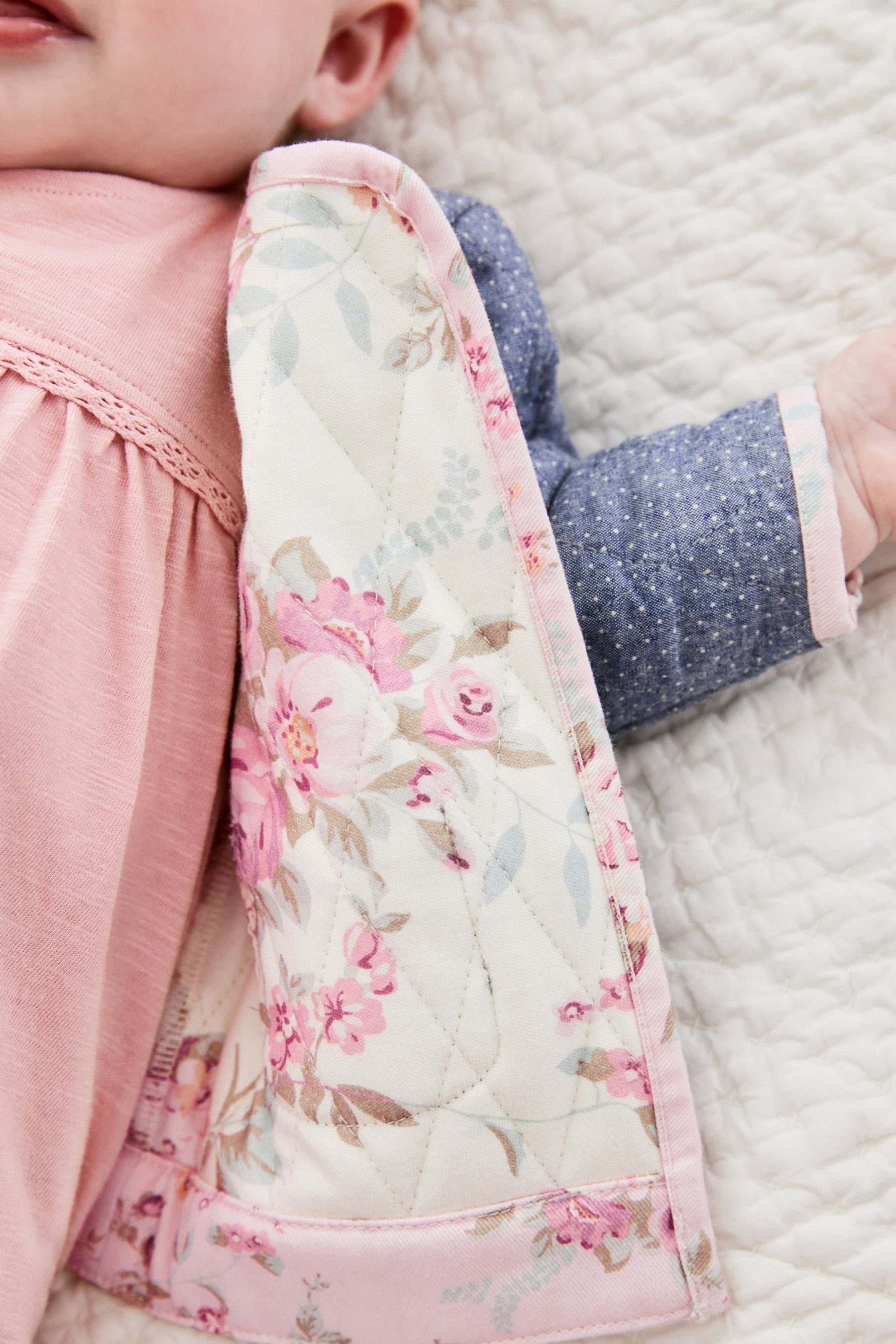 Next Strickjacke Baby-Steppjacke mit Patchwork (1-tlg)