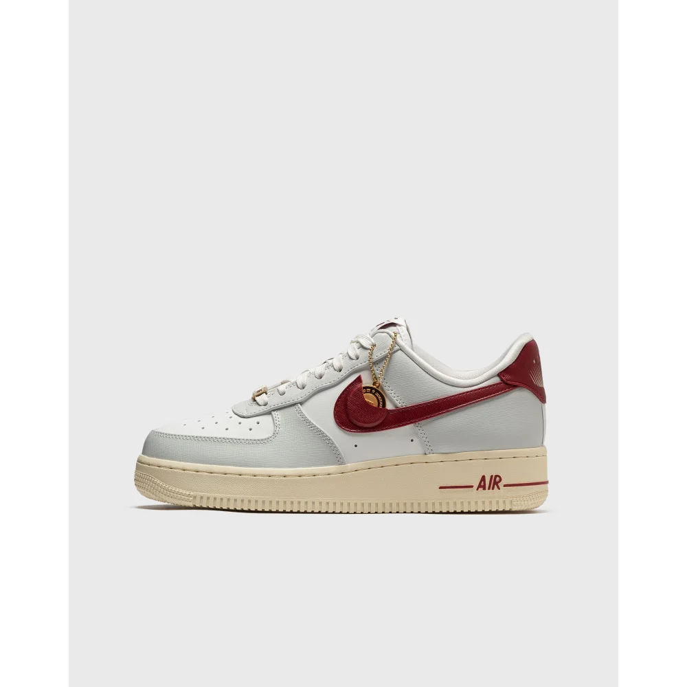 Nike Air Force 1 07 SE Low DV7584-001 / weiss