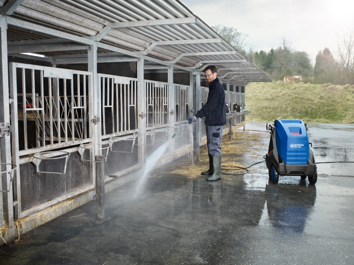 Nilfisk 107146922 MH 4M-200/960 FAX Heißwasser-Hochdruckreiniger 200 bar 400 Volt