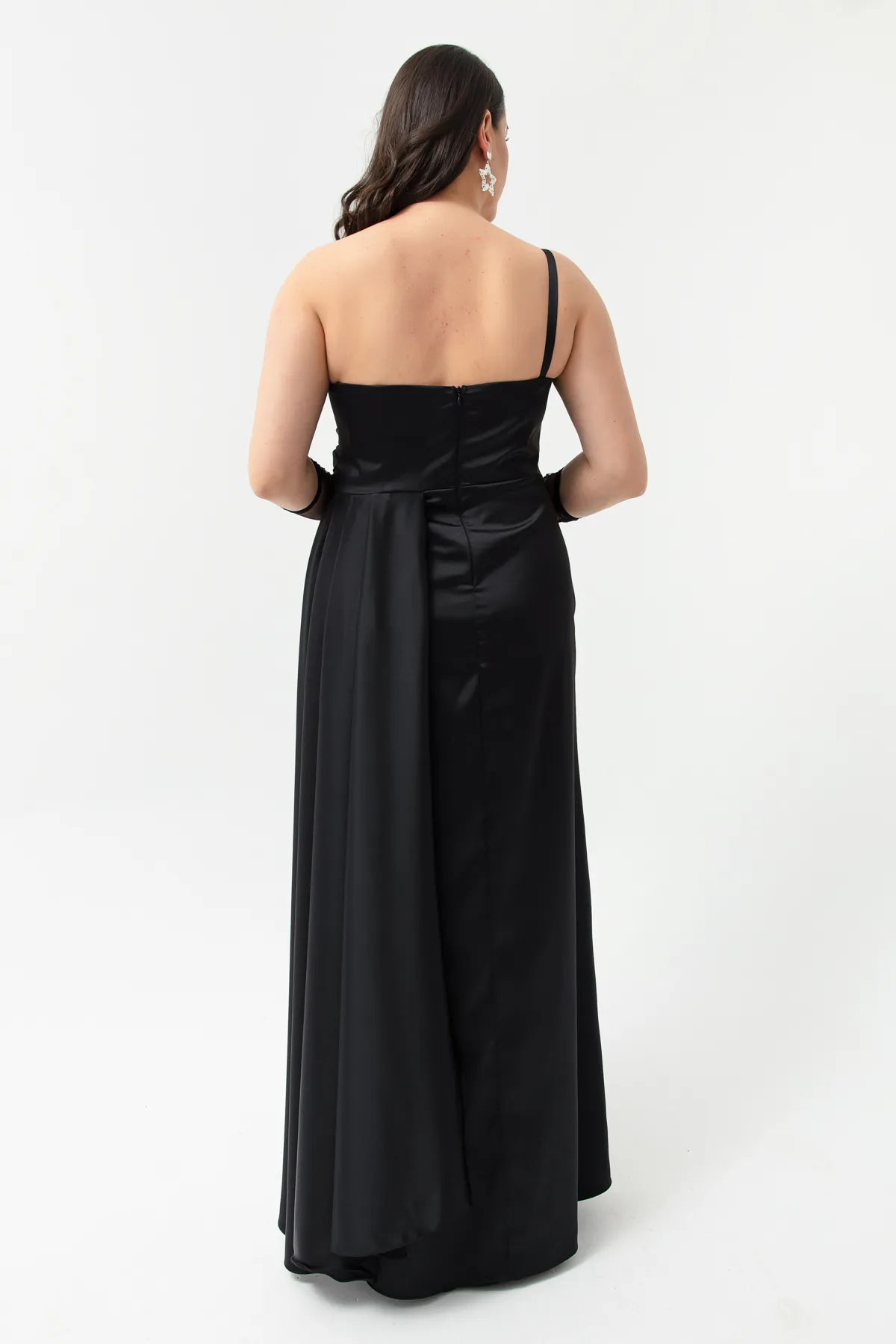 Lafaba  Schwarzes One-Shoulder-Abendkleid und Abschlusskleid aus Satin in Übergröße für Damen