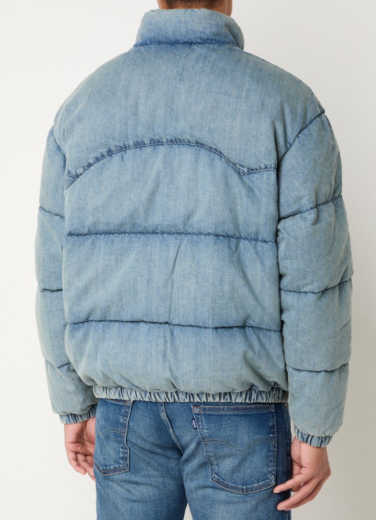 Levi's puhasta jakna iz džinsa s puhovim polnilom in žepi z zadrgo