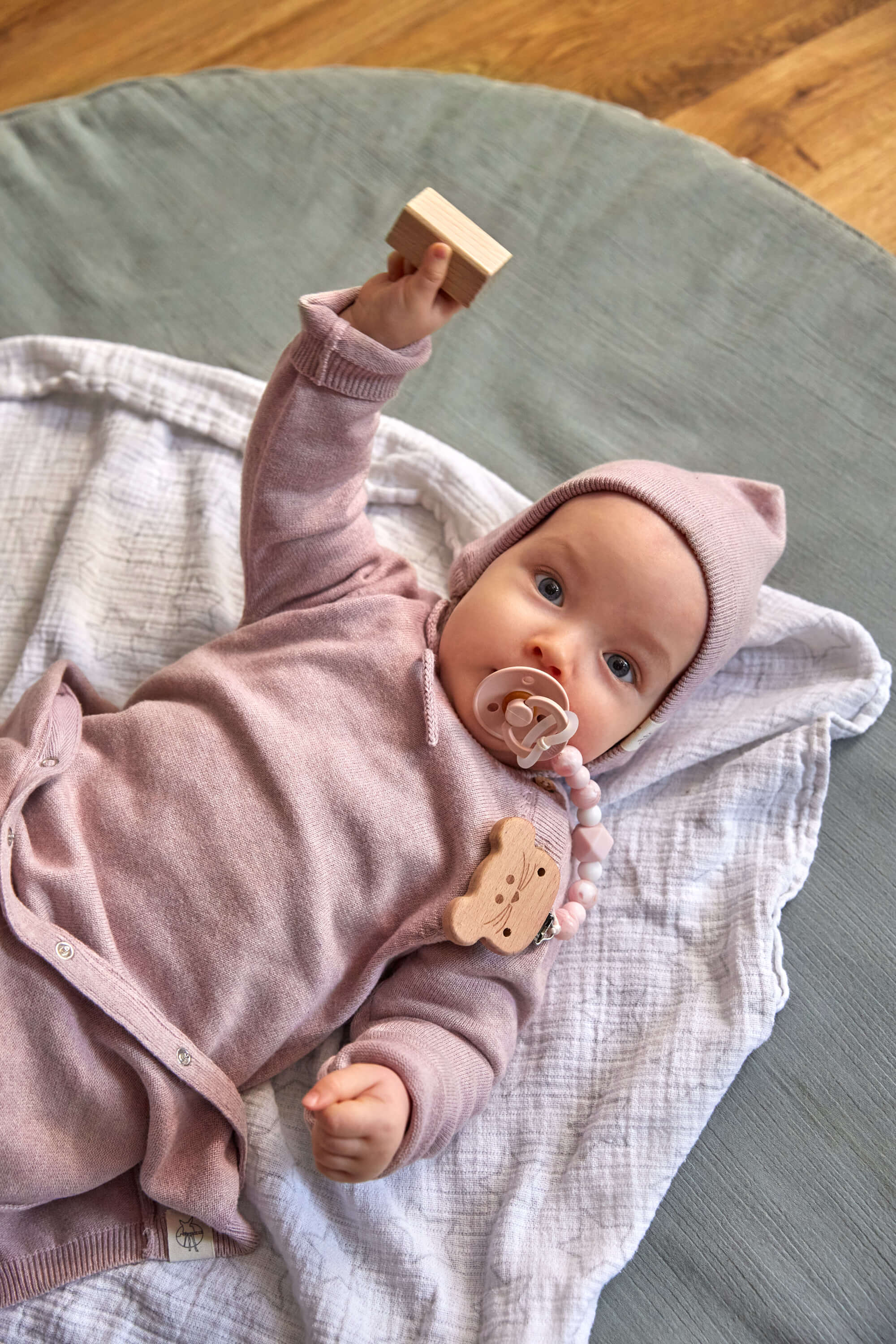 Baby Strampler - gestrickter Overall, Rosa
