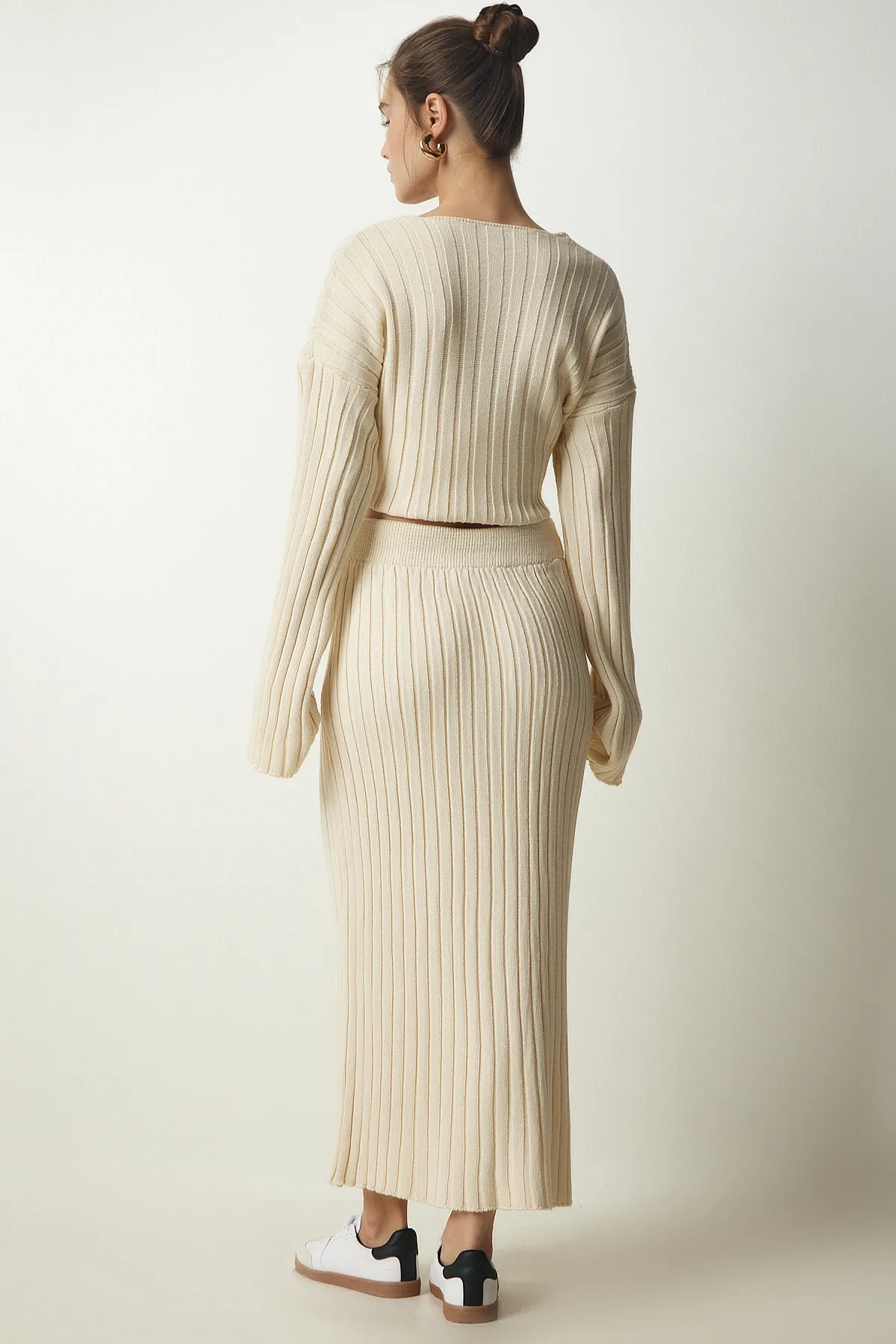 Happiness İstanbul  Cremefarbenes Strickset mit geripptem Pullover und Rock für Damen YY00188