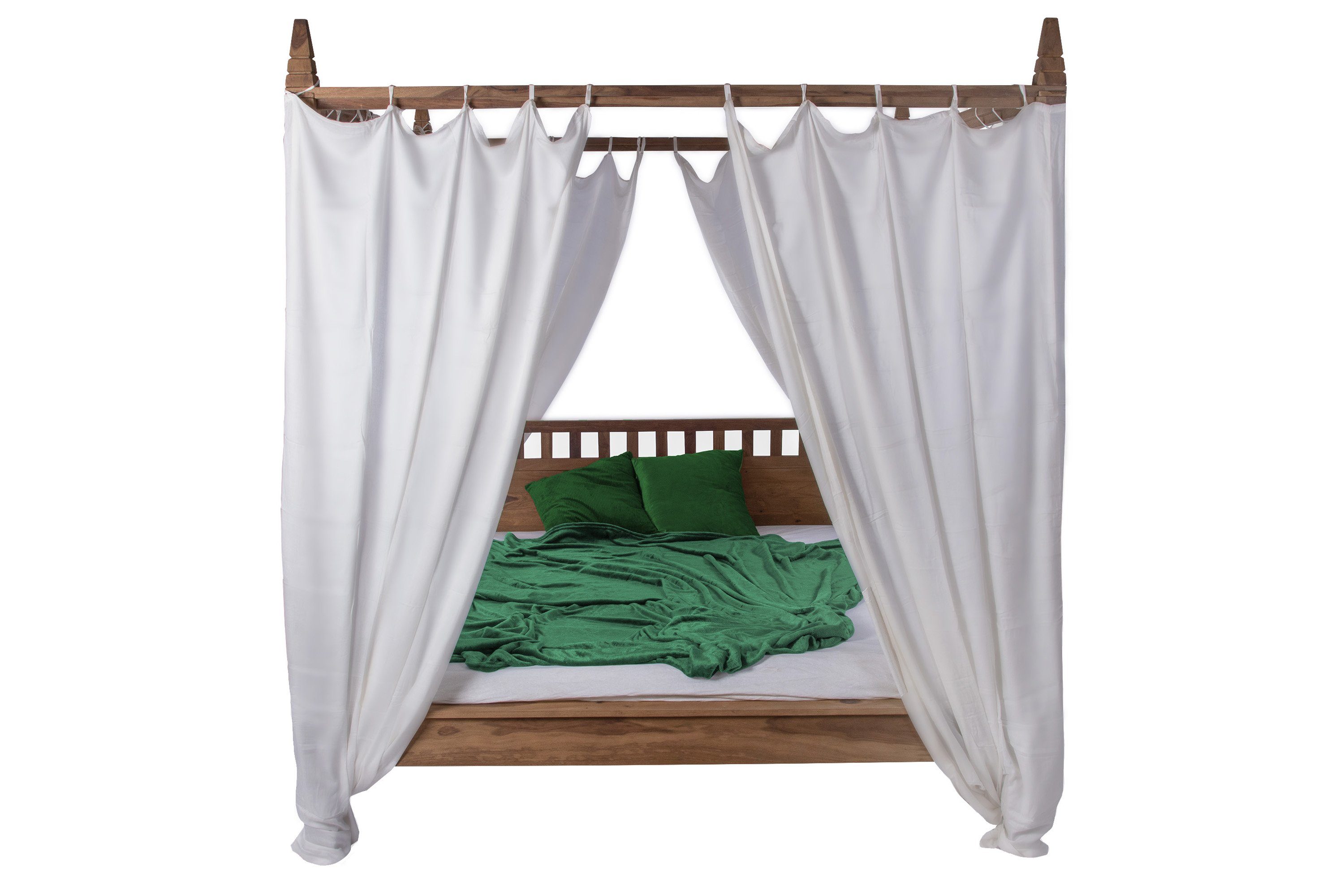 Junado® Himmelbett Zoe, Akazienholz, verschiedene Größen, mit hellem Stoffvorhang