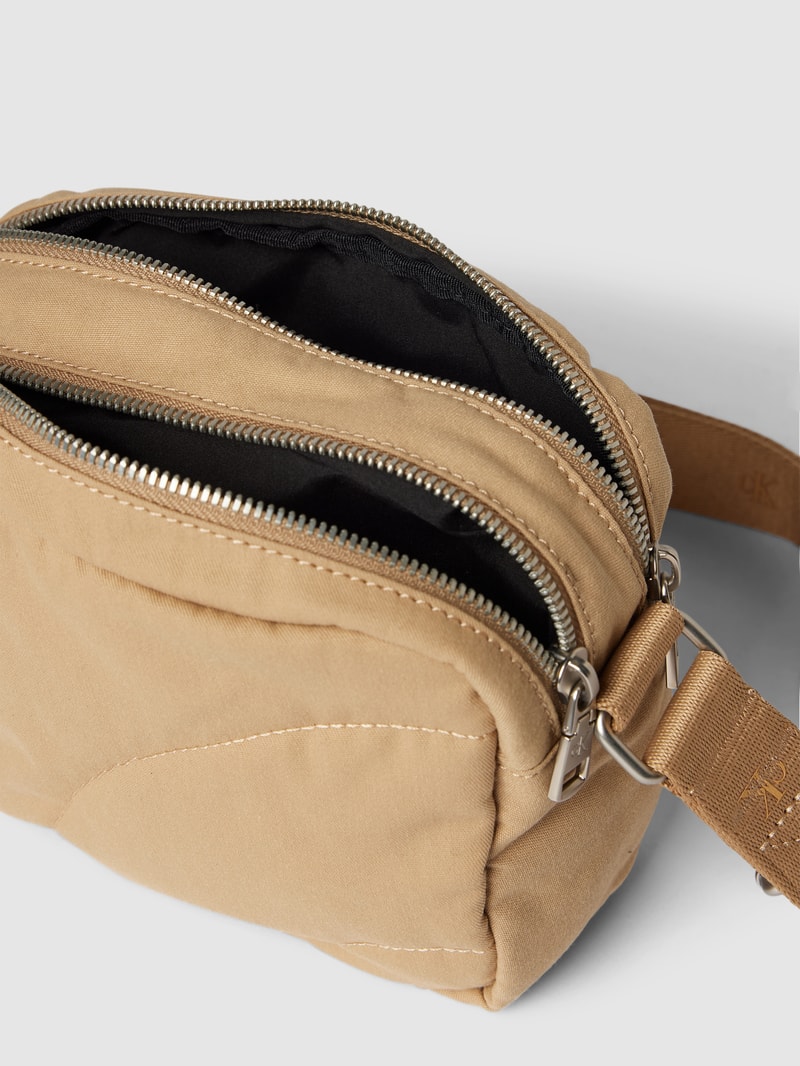 Camera Bag mit Label-Details Modell 'ULTRALIGHT' in camel