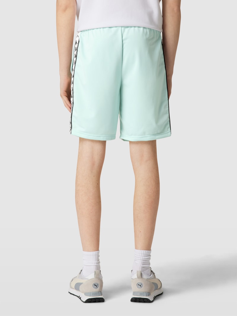 Sweatshorts mit Label-Stitching Modell 'Taped' in mint
