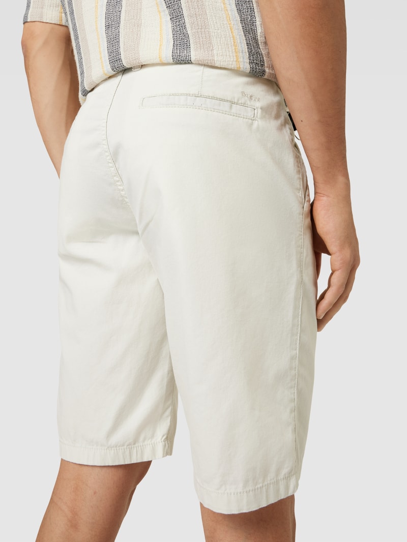 Bermudas mit französischen Eingrifftaschen in offwhite meliert