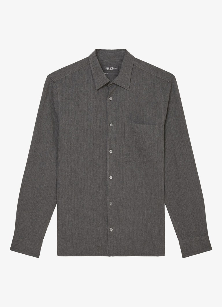 Tricou Marc O'Polo cu croială clasică, confecționat din bumbac organic, cu buzunar la piept.