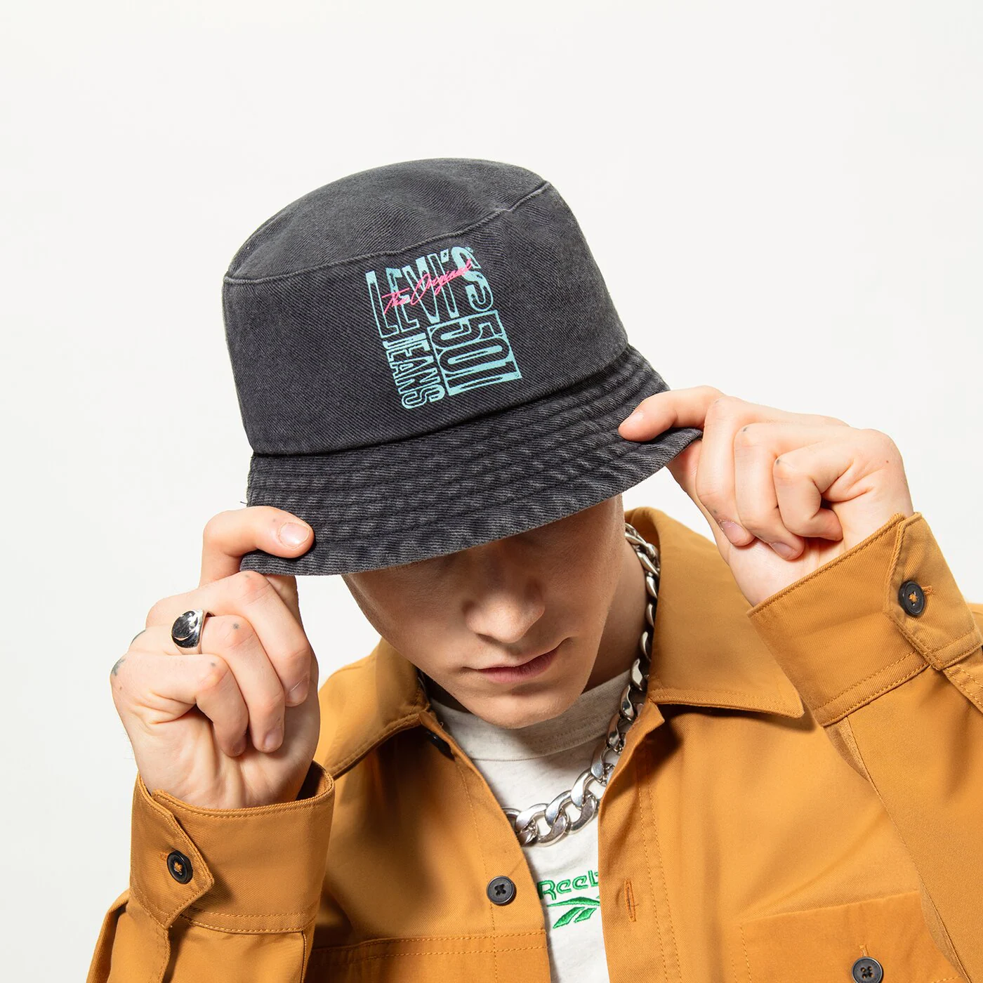 LEVI'S MÜTZE 501 GRAPHIC BUCKET HAT Schwarz