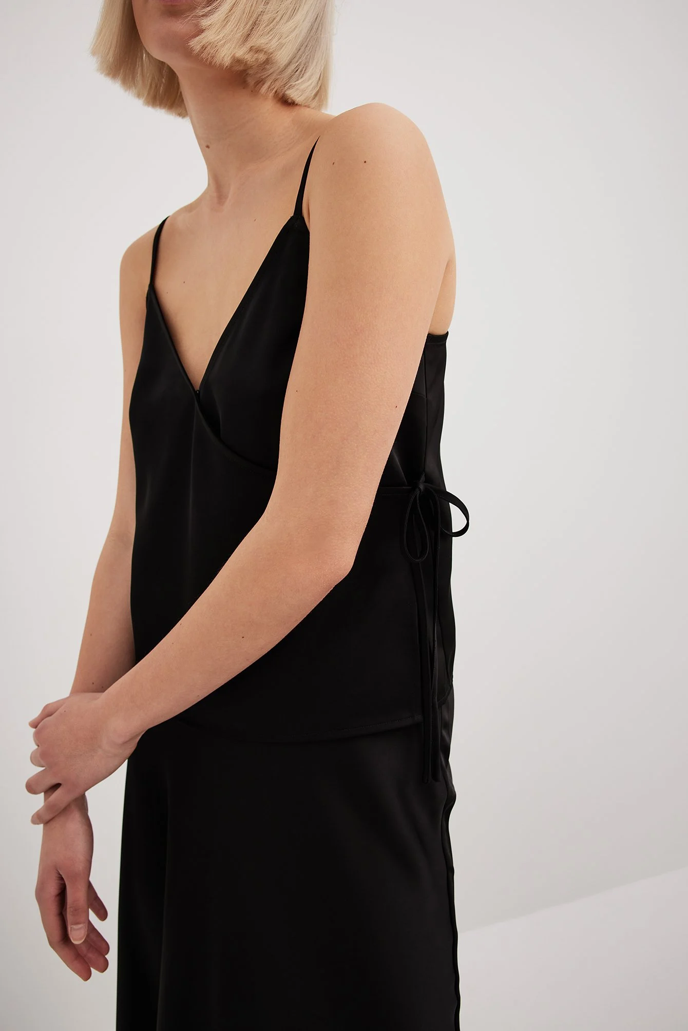 Überlappendes Satin-Singlet