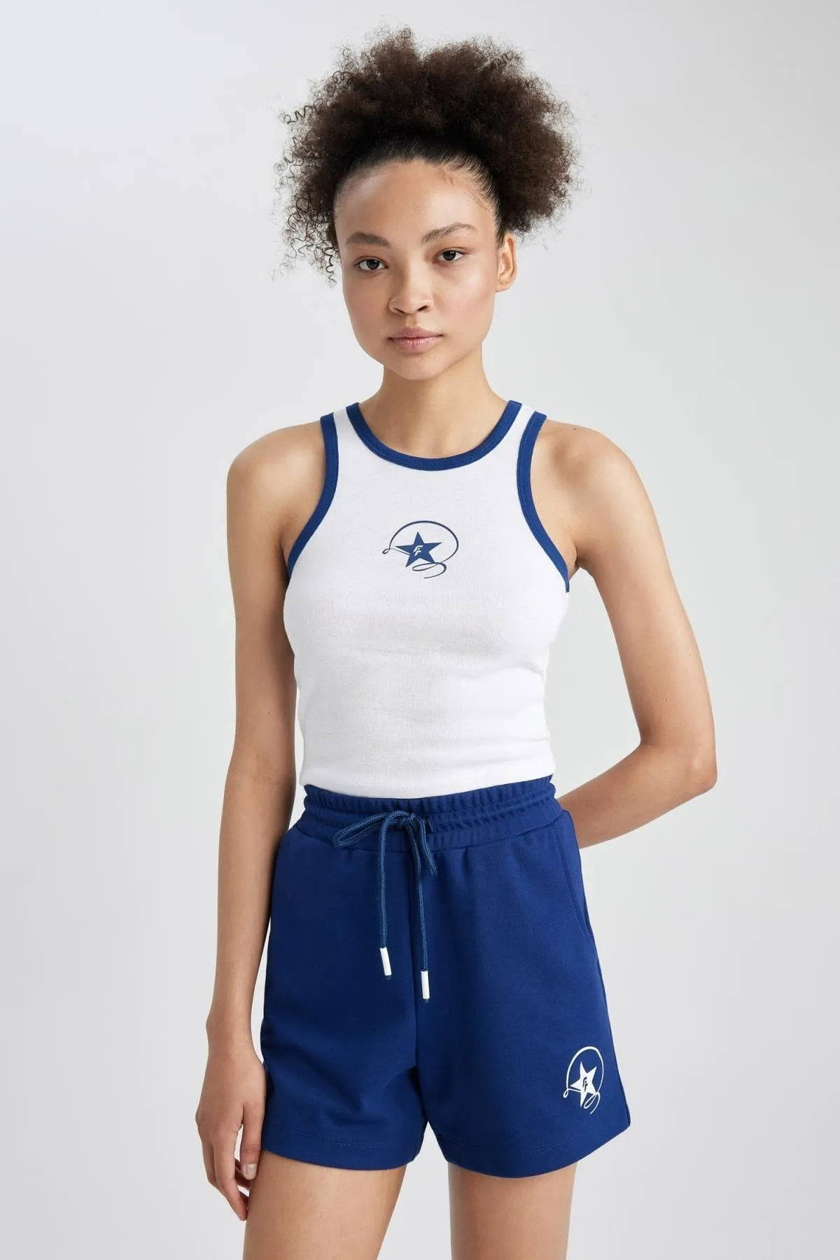 DeFacto  Fit Crop Bedrucktes Rundhals-Ripp-Shirt Athlete Cotton Athlete A6898ax23sm