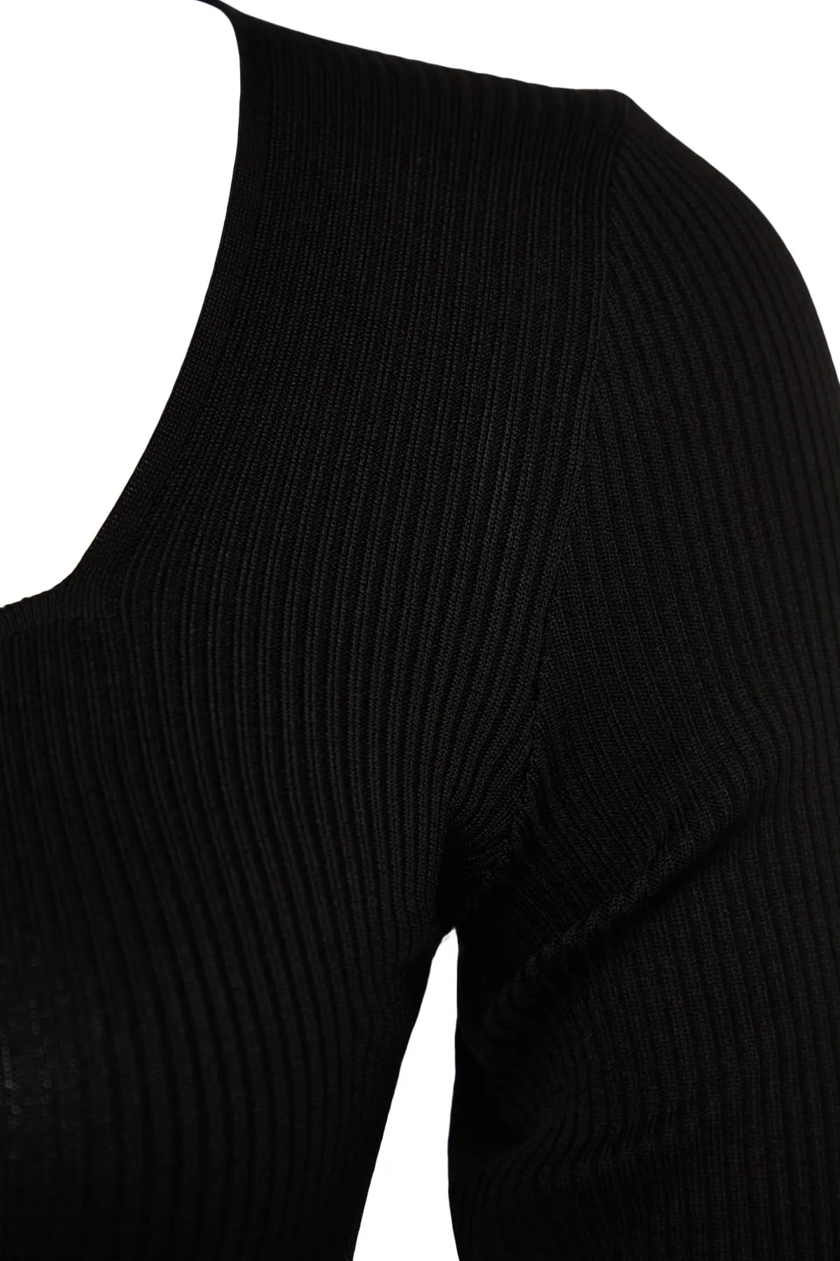 Trendyol Curve  Schwarzes, figurbetontes Strickkleid mit eckigem Kragen TBBAW24AH00005