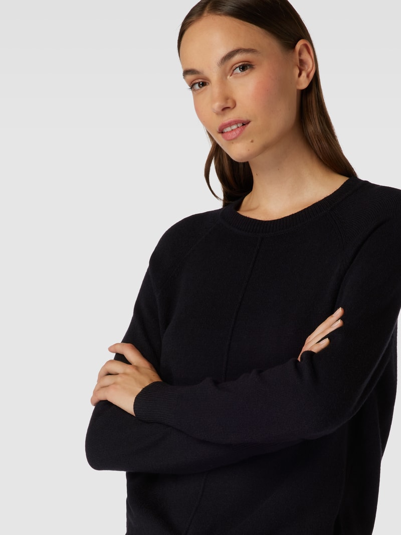 Strickpullover mit gerippten Abschlüssen in schwarz