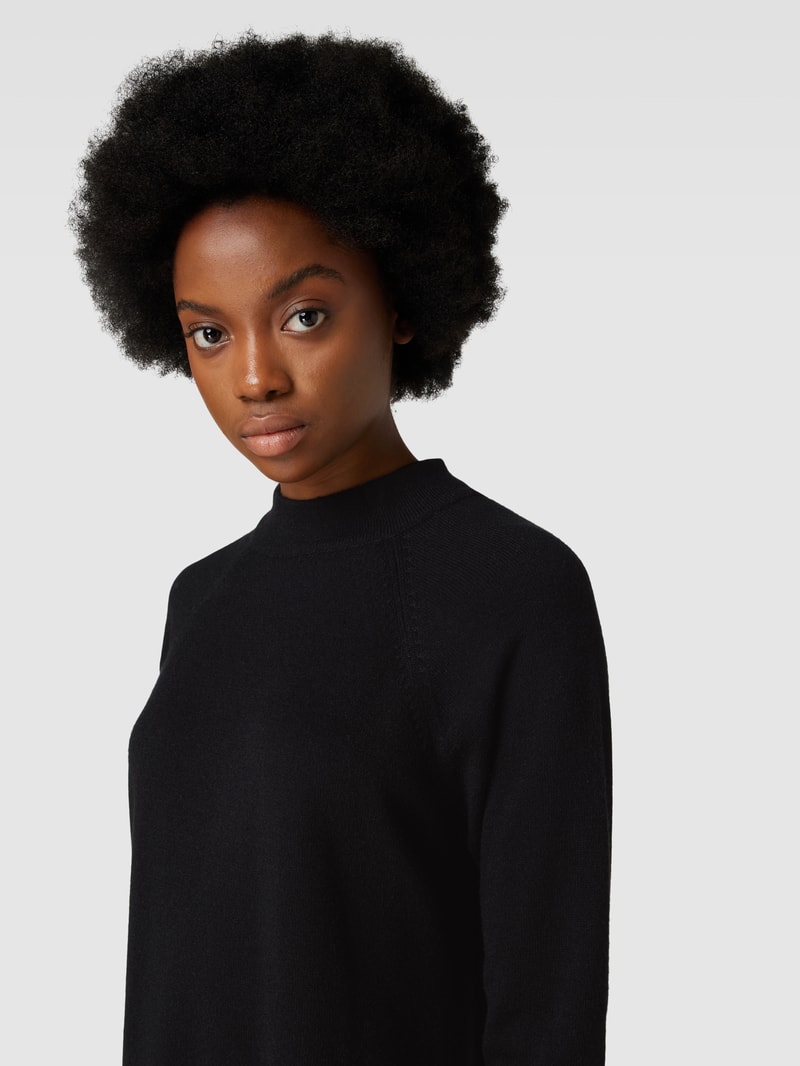 Knielanges Strickkleid mit Turtleneck in schwarz