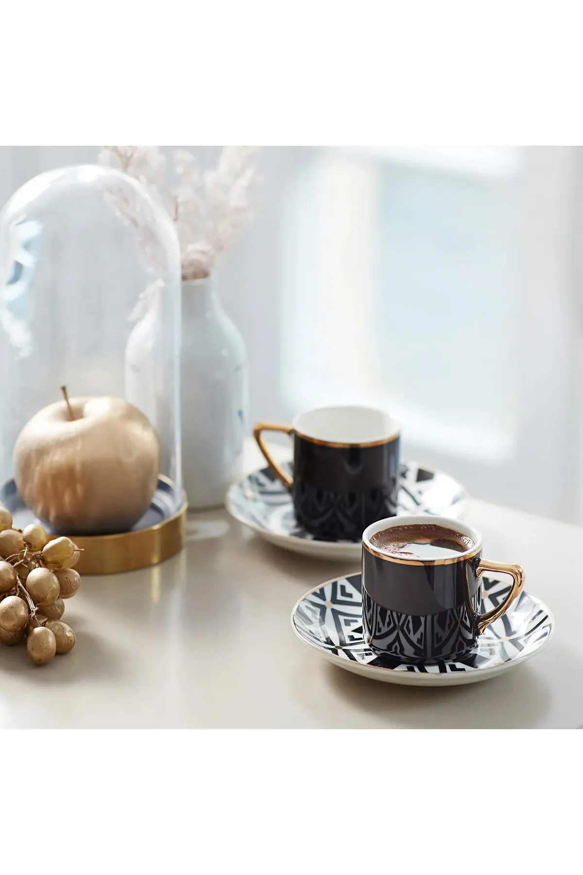 Karaca  Monochromes Kaffeeservice für 4 Personen, 4x Espressotassen und 4x Untertassen, Espressotassen