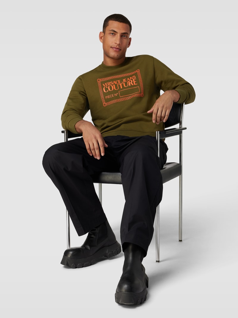Sweatshirt mit Label-Print in olivgrün