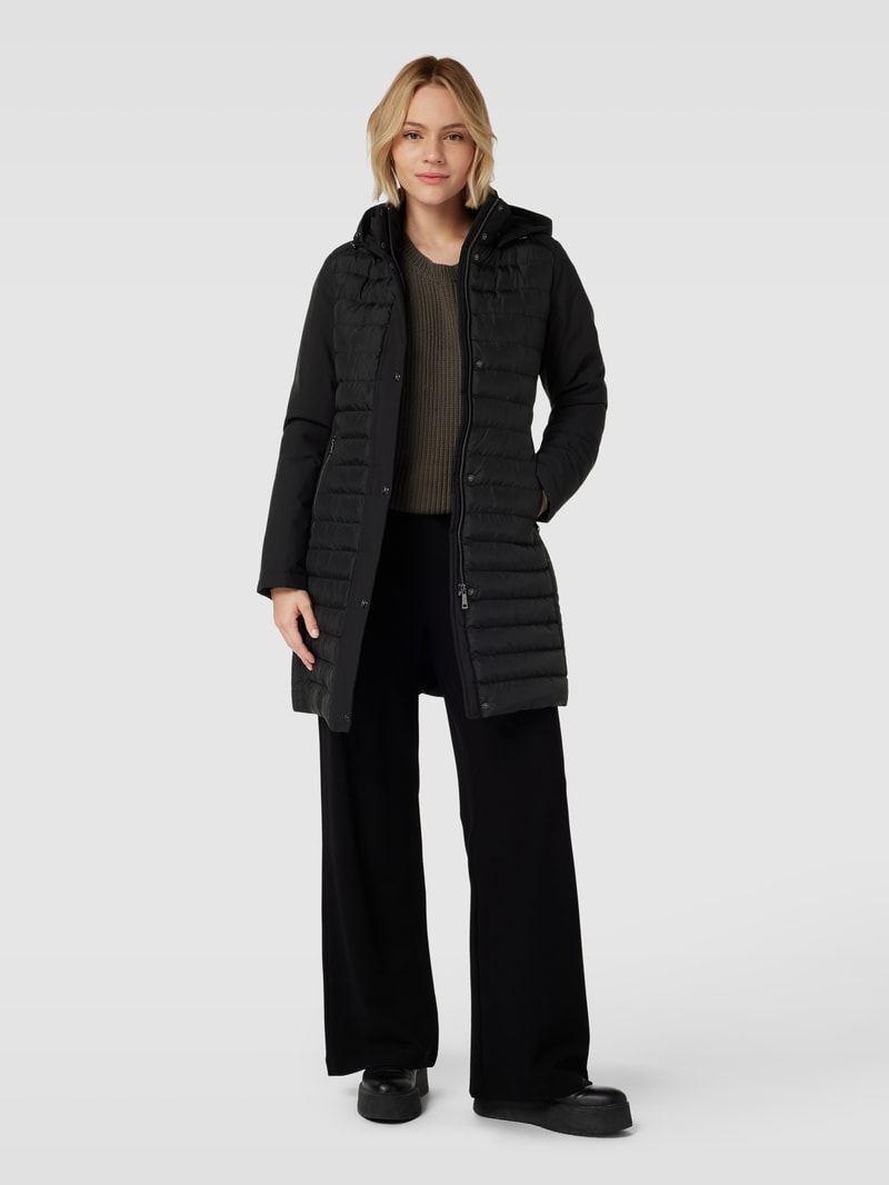 Steppjacke mit Nahtreißverschluss in schwarz