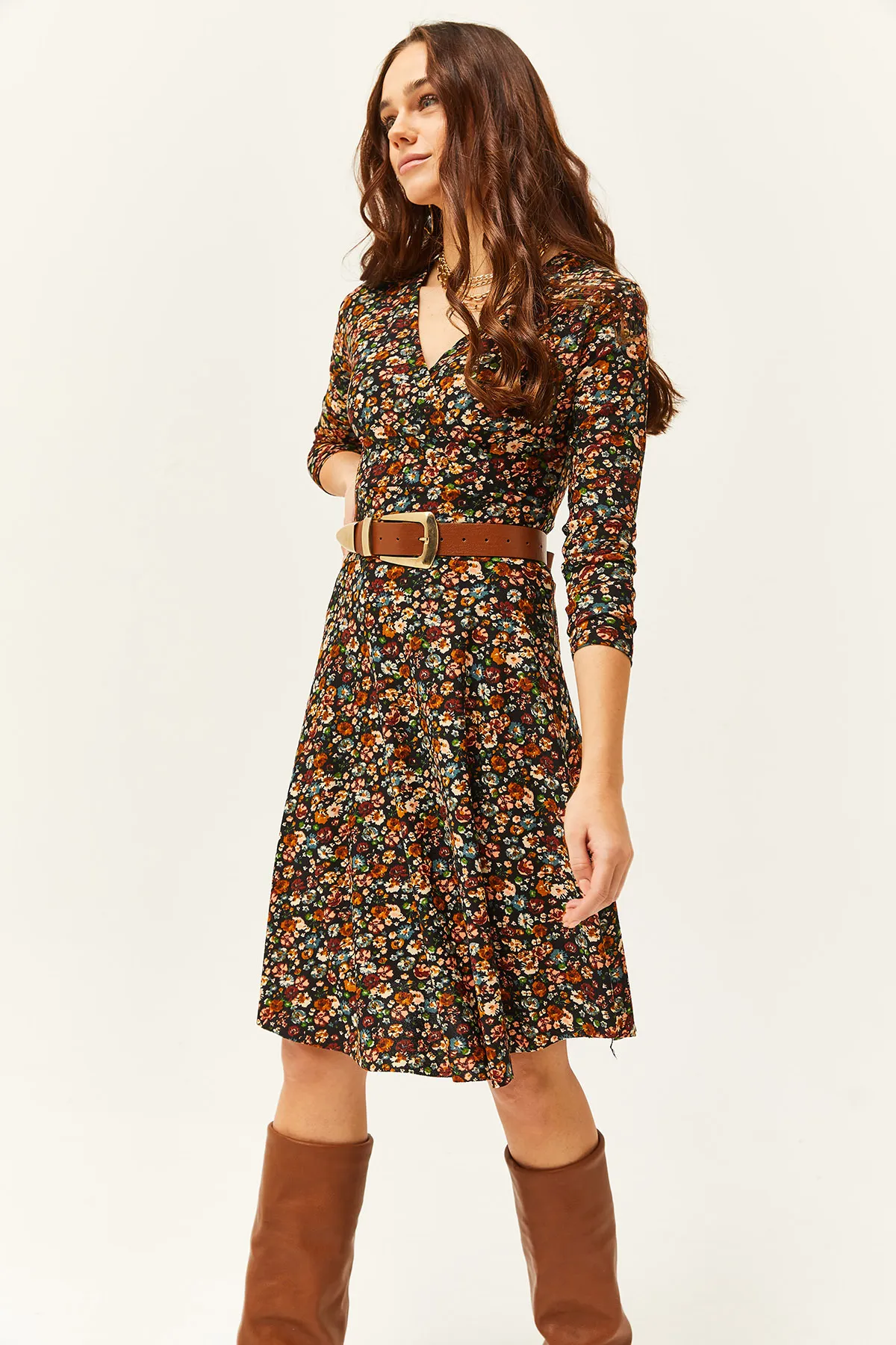 Olalook  Mehrfarbiges, zweireihiges Damenkleid mit Blumenmuster ELB-19000960